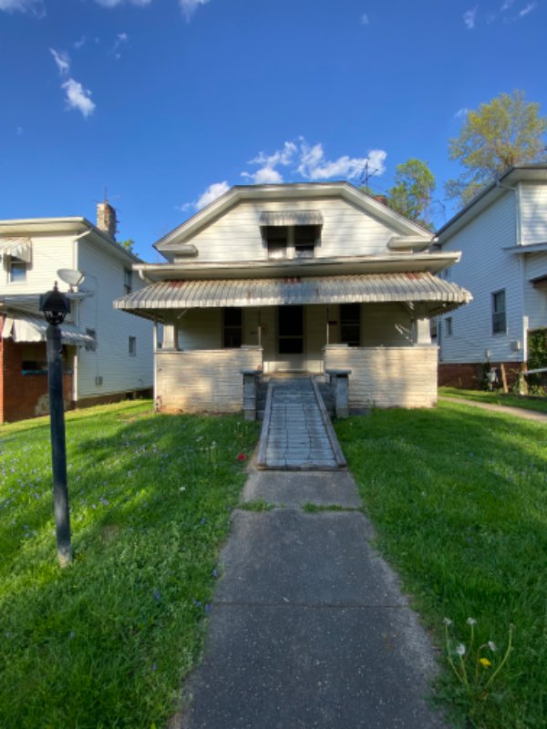 HUNTINGTON House: 1712 18th st