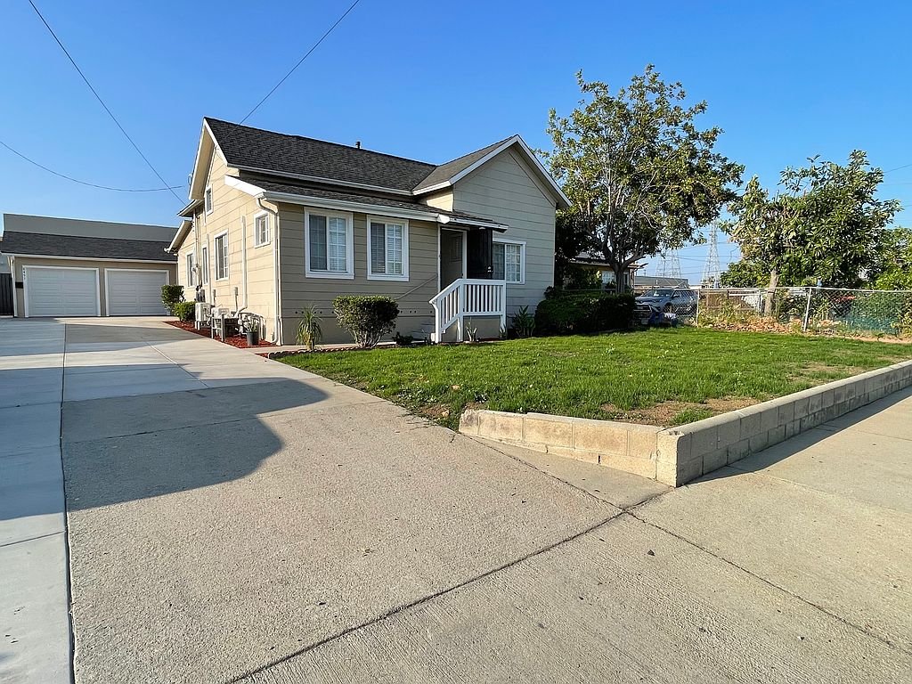 Rosemead House: 8449 Grand Ave