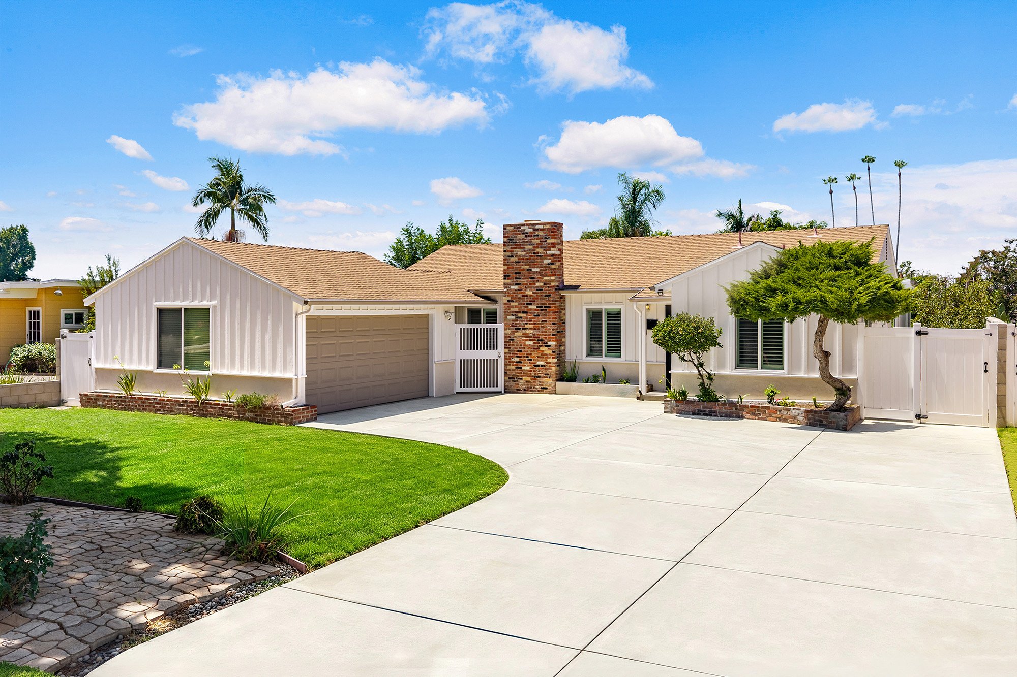 West Covina House: 827 S Pima Ave