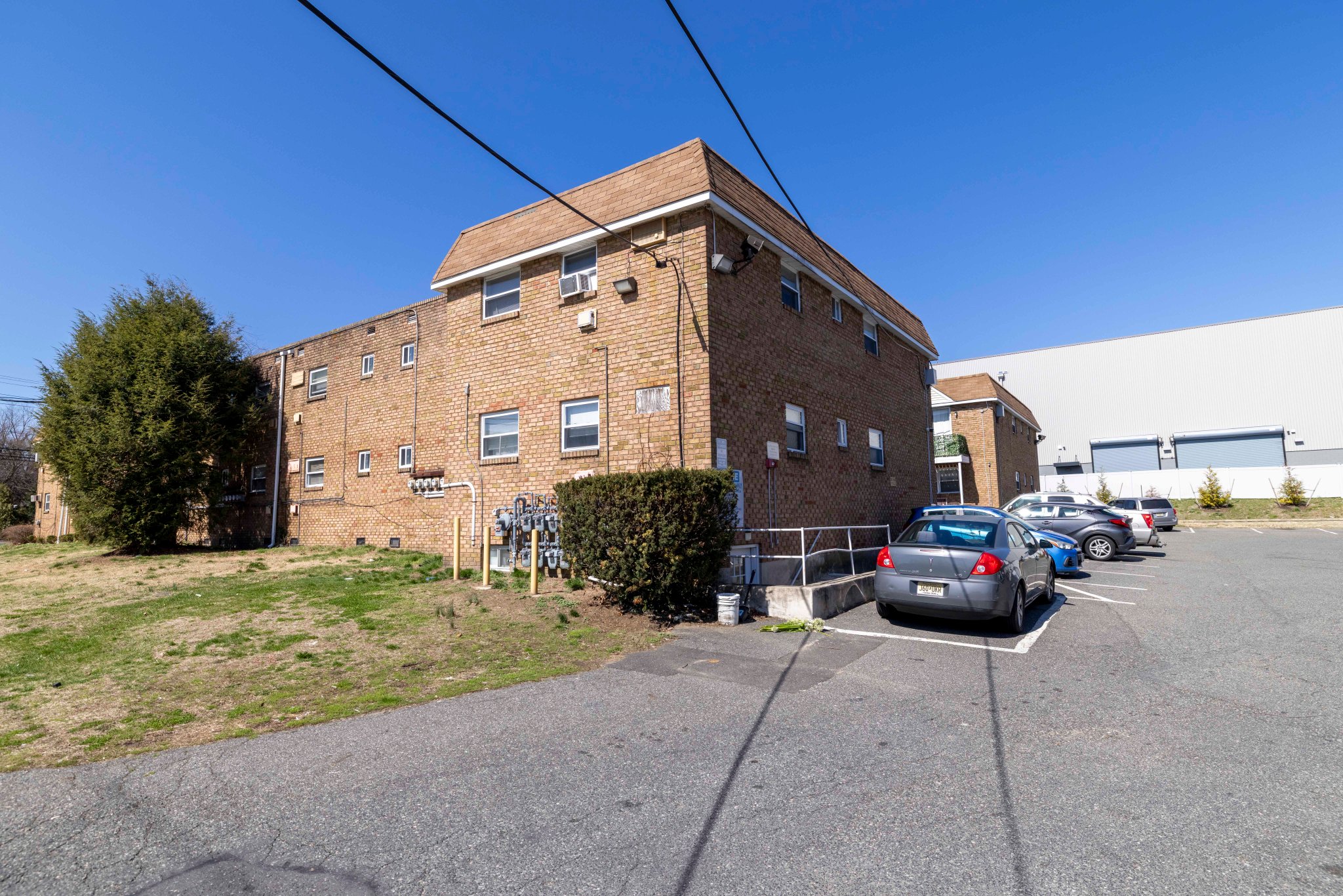 Magnolia Condo: 501-505 N whitehorse Pike