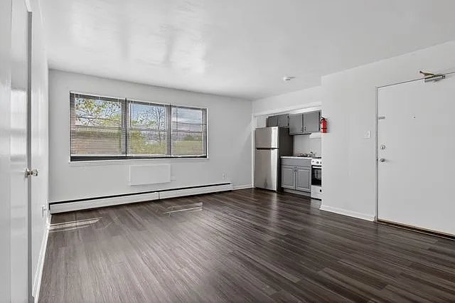 Trenton Apartment: 9-11 Sanhican Drive,