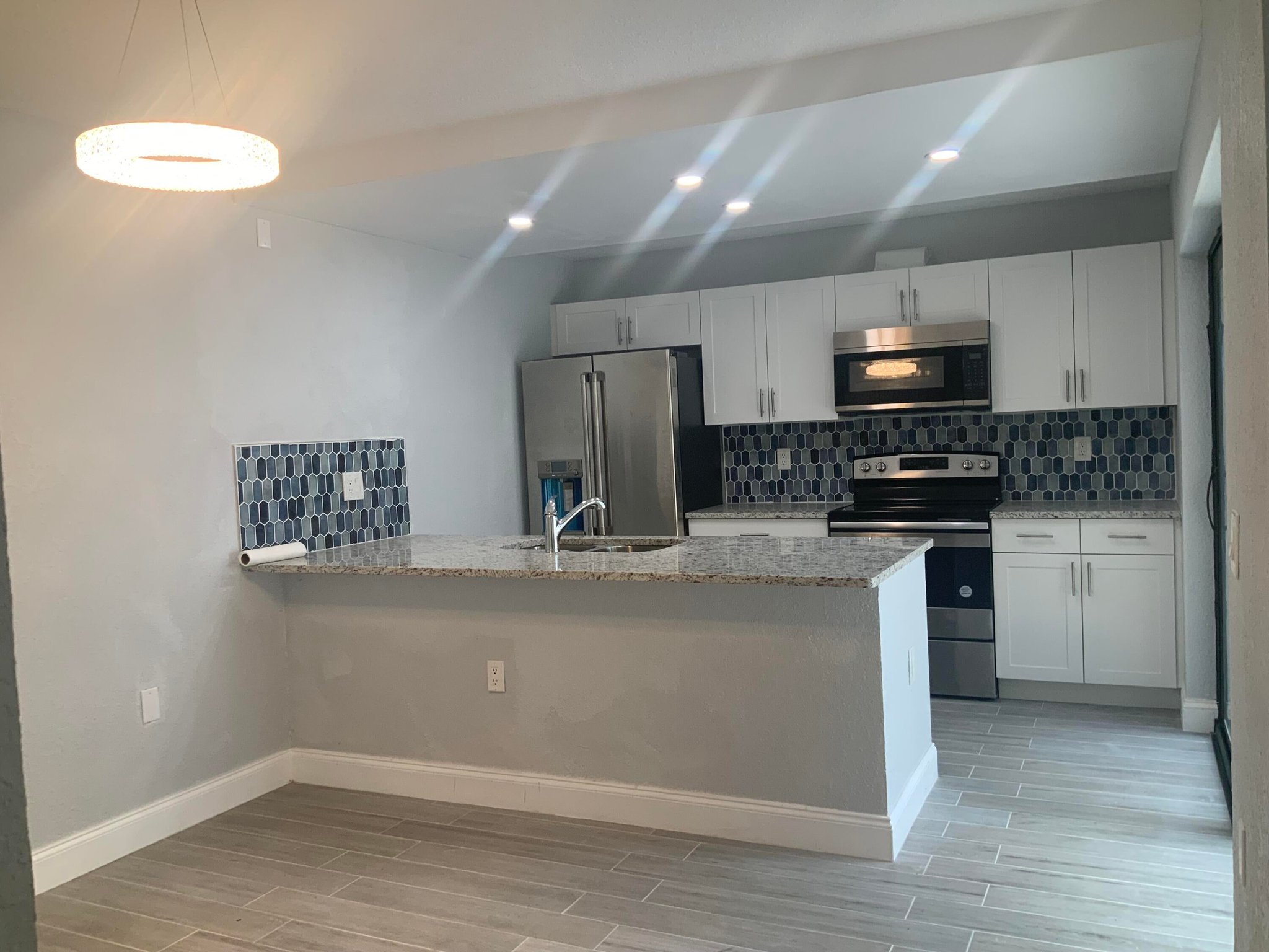 West Palm Beach Townhome: 6905 SE 69TH Way 6905