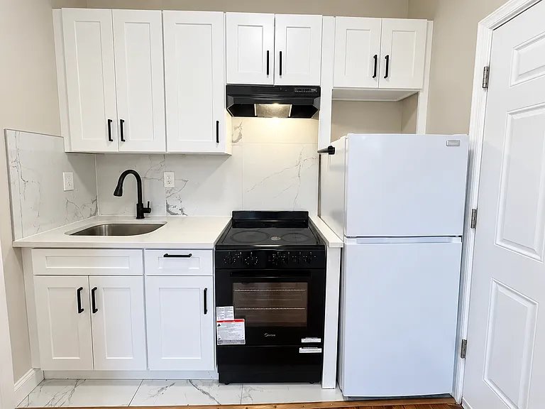 Paterson Apartment: 276 Broadway