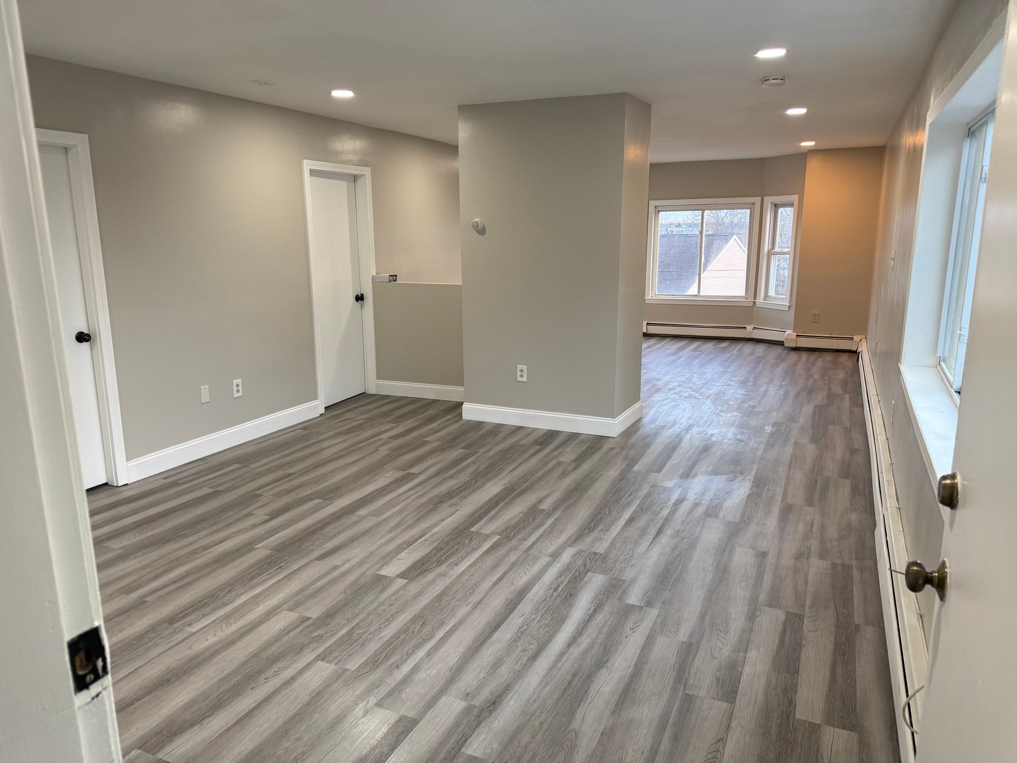 Fall River Apartment: 654 Alden St