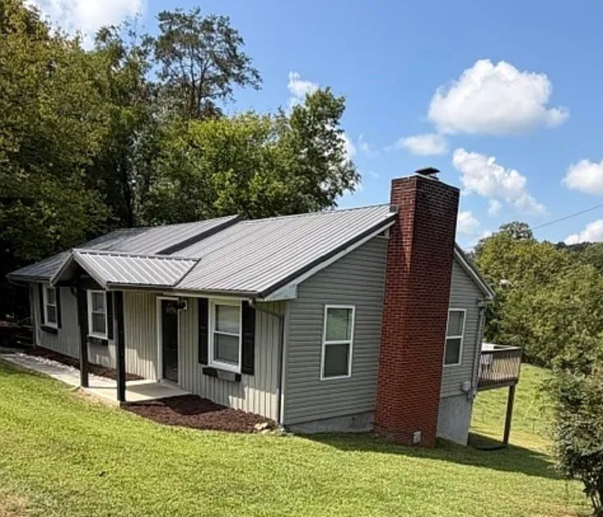 Clinton House: 217 Bland Rd