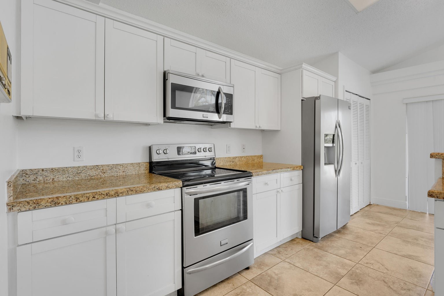West Palm Beach House: 4355 LEICESTER Court