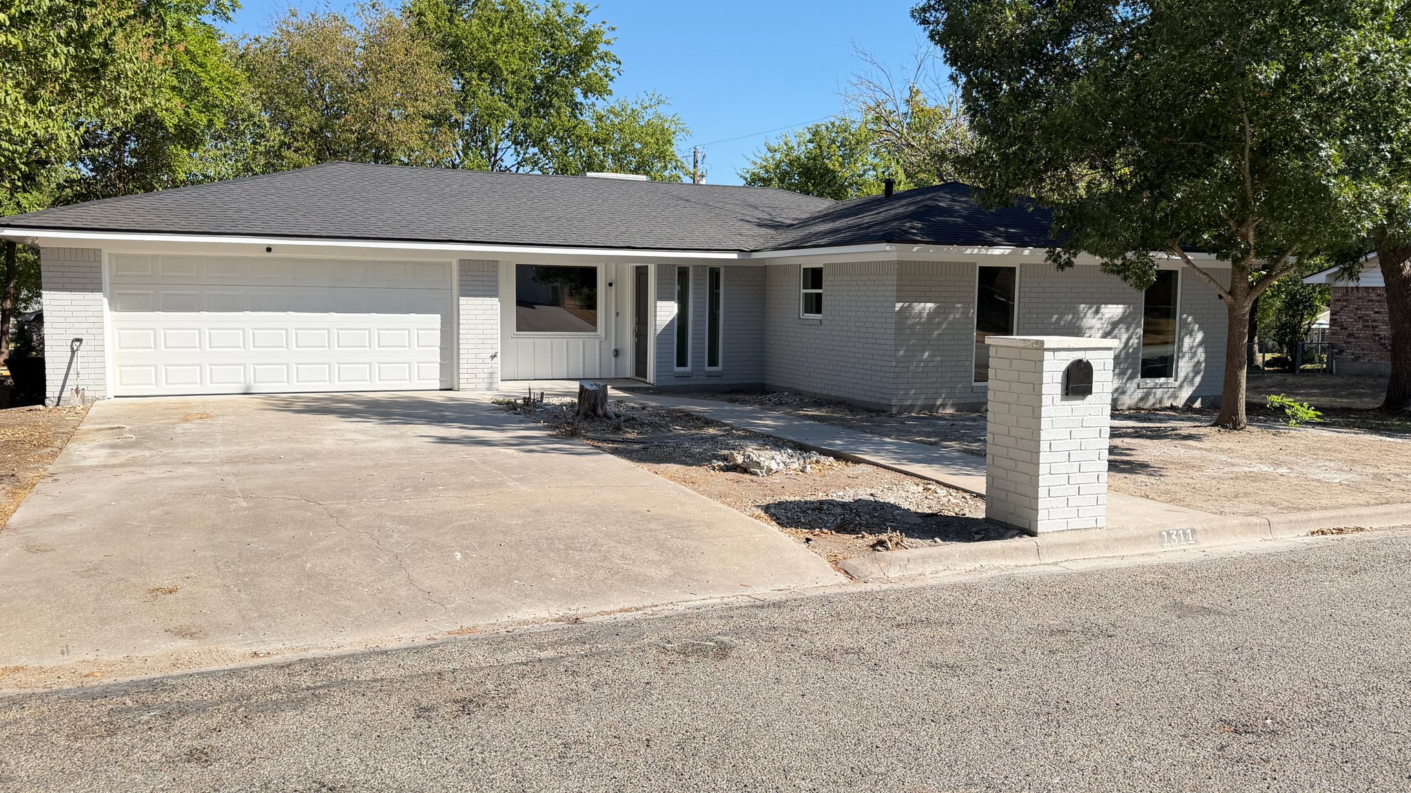 Clifton House: 1311 Julie St