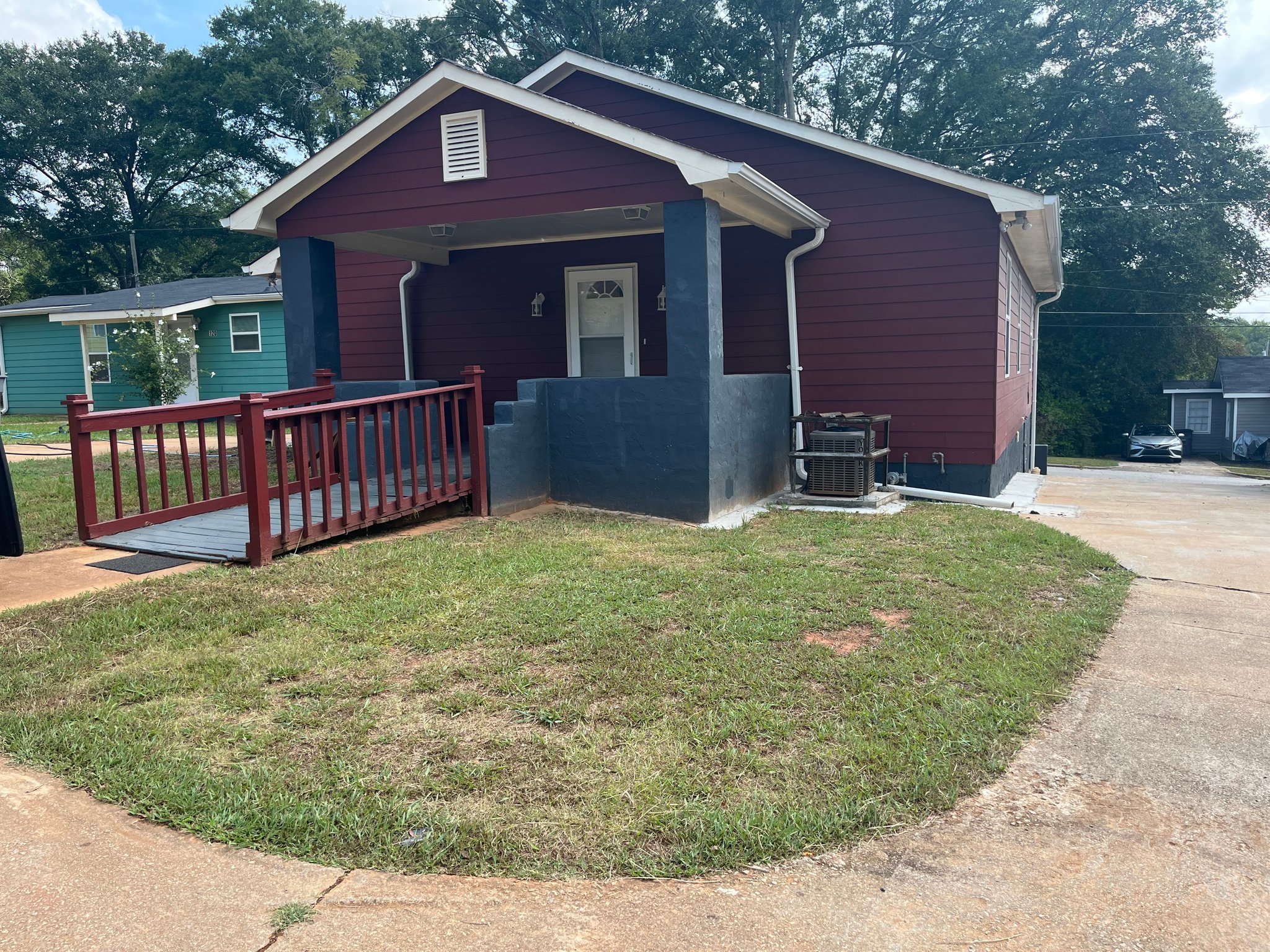 Lagrange House: 122 Locust St