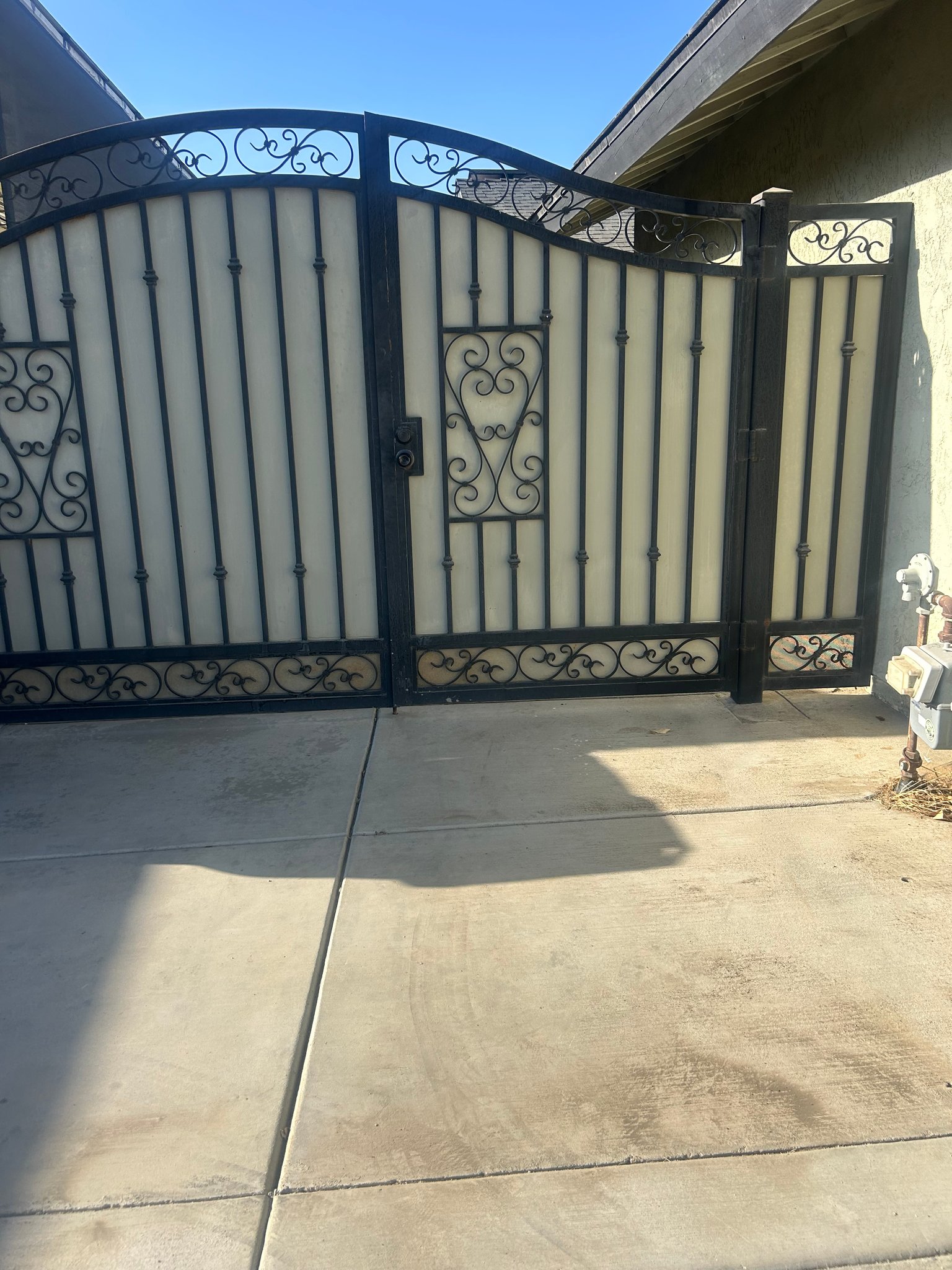 Bakersfield House: 11203 Michele ave