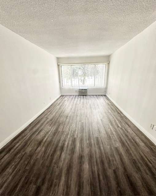 Los Angeles Apartment: 428 N Hayworth Ave