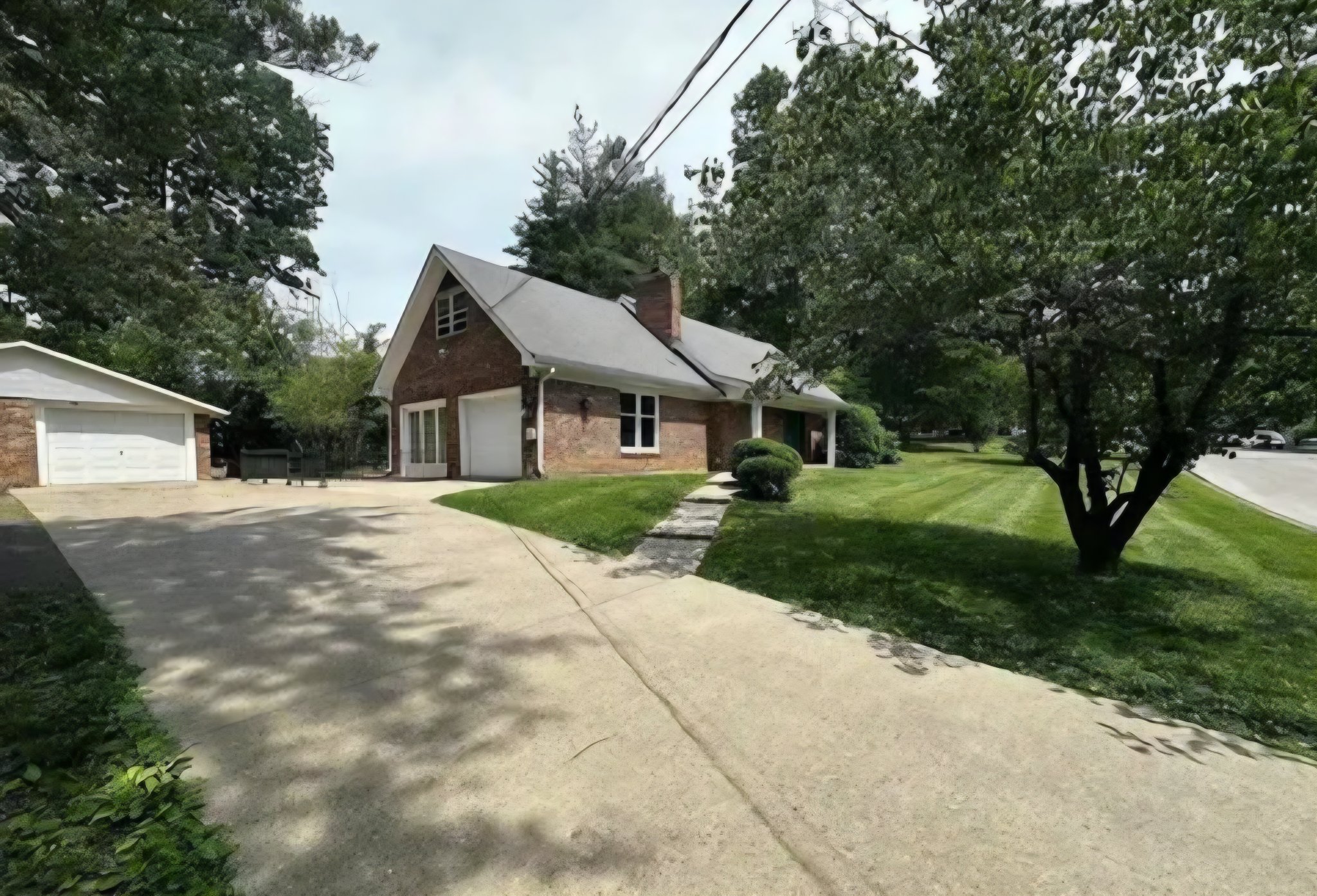 Elizabethtown House: 634 Cherry wood Dr