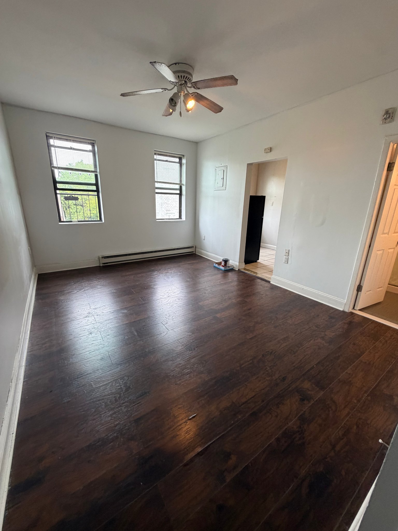 East Orange Apartment: 18 Summit St