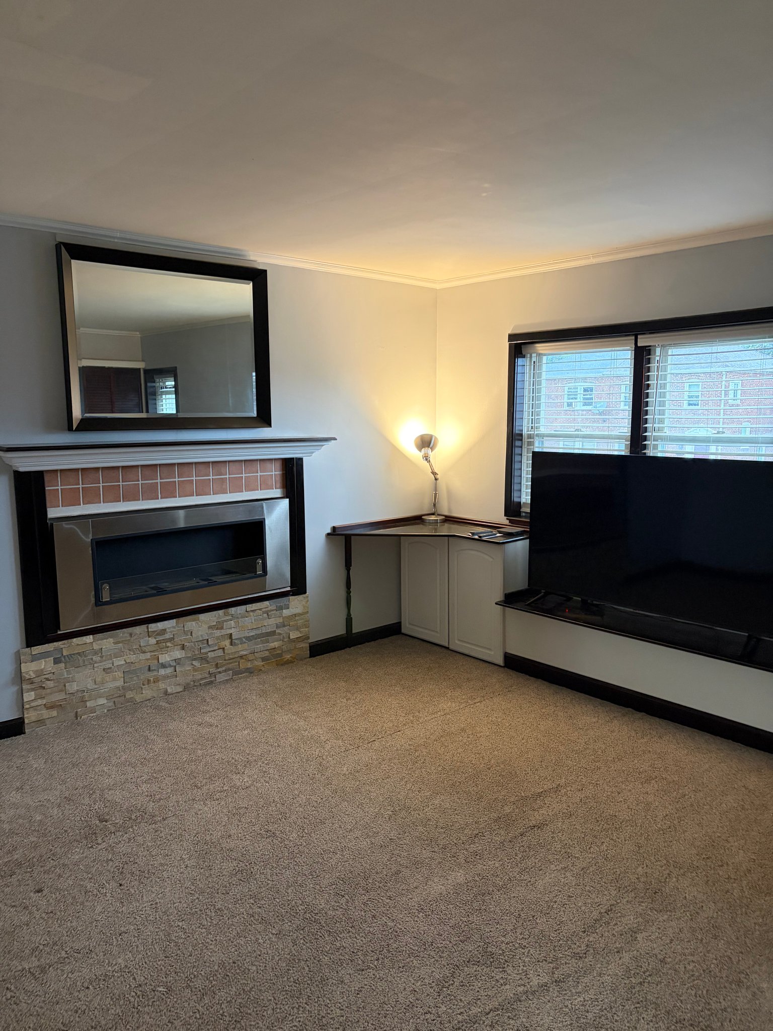 PARKVILLE Apartment: 2911 Clearview Ave