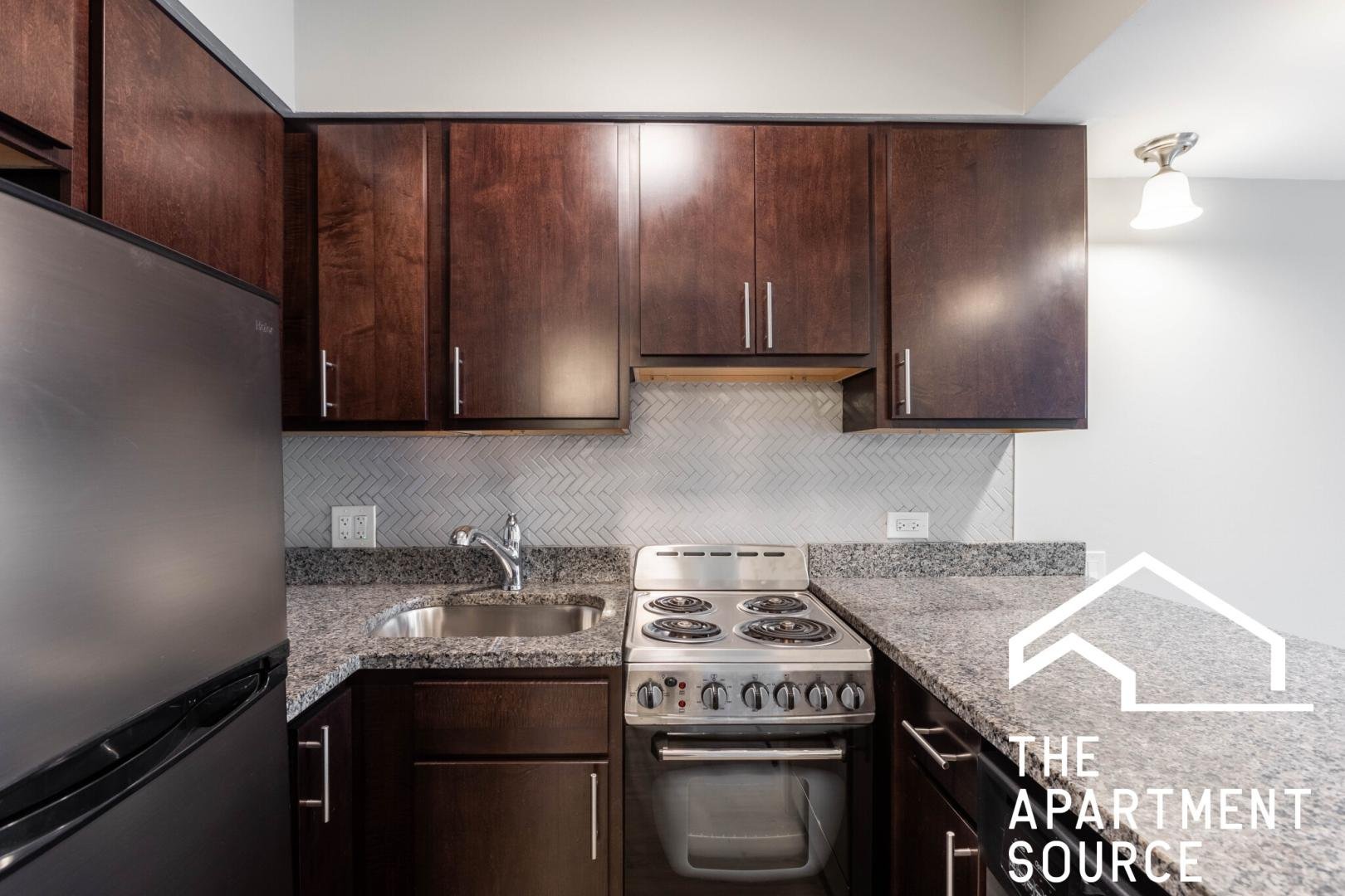Chicago Apartment: 1220 North Lasalle Drive