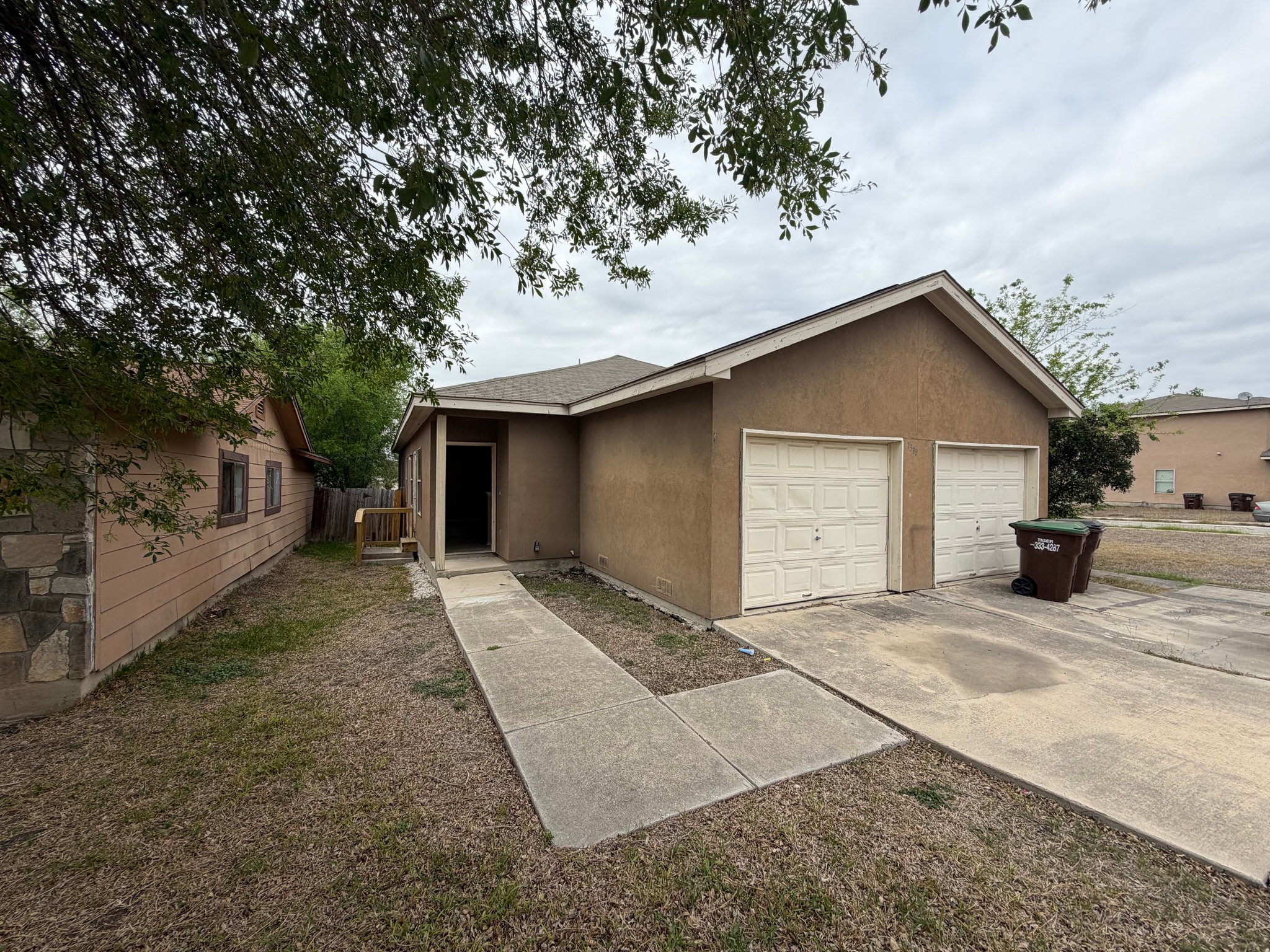 San Antonio Multiplex: 7379 Longing Trail