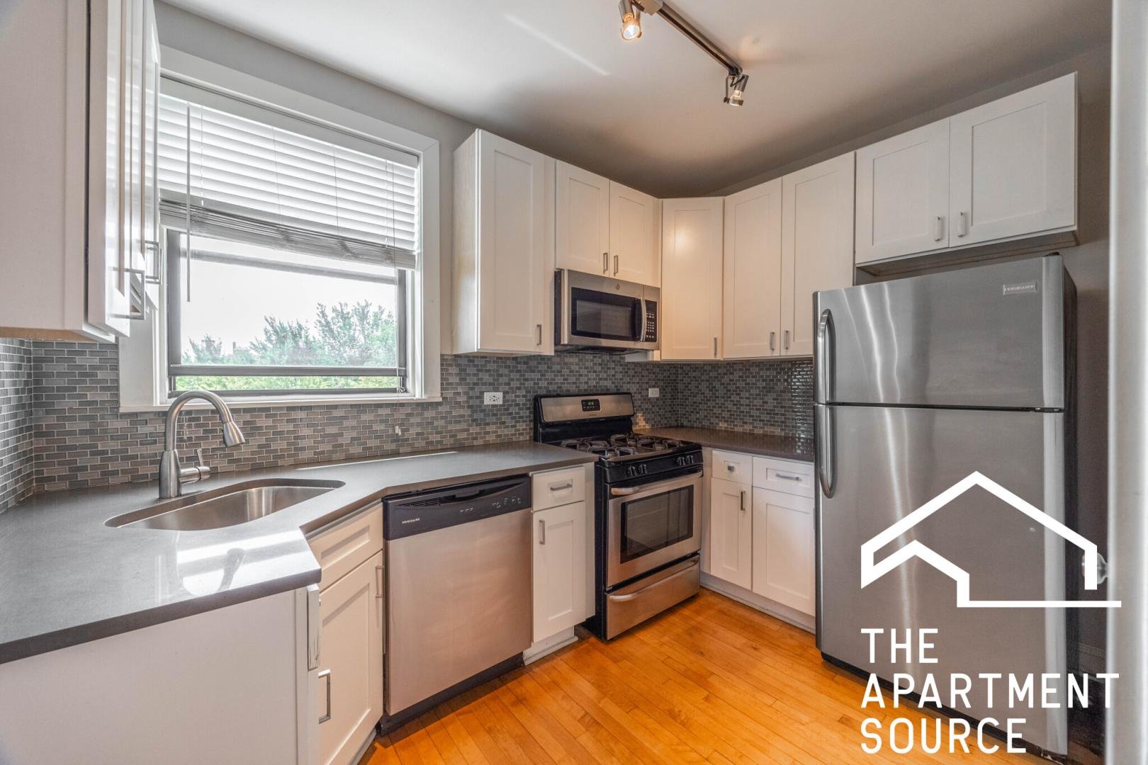 Chicago Apartment: 2321 North Rockwell