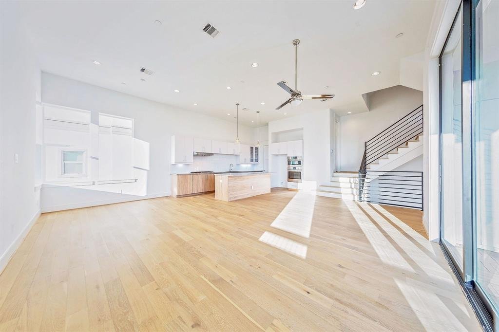Houston Townhome: 1215 Hickory St.