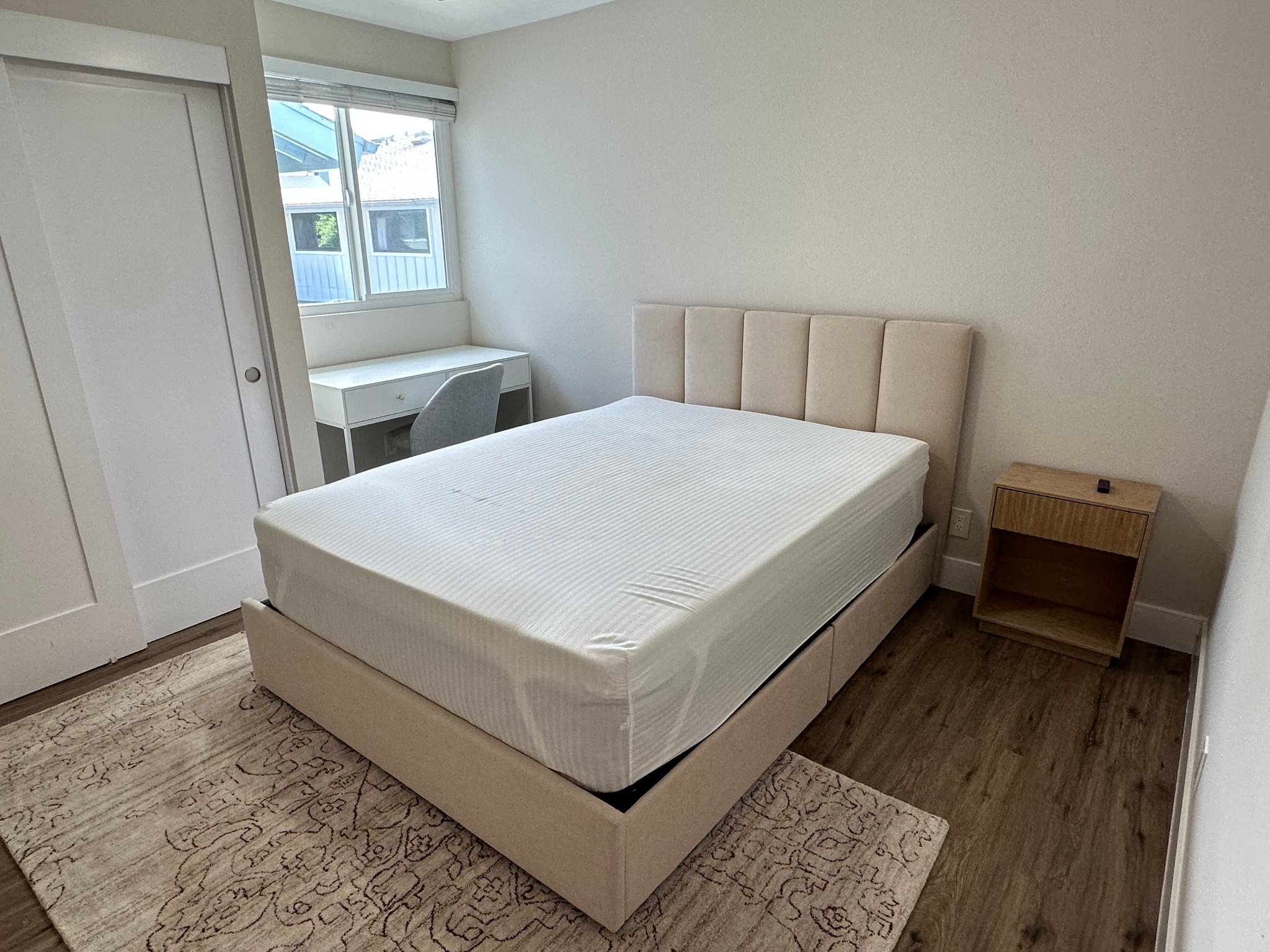 La Jolla Single Room: 3274 Caminito Ameca