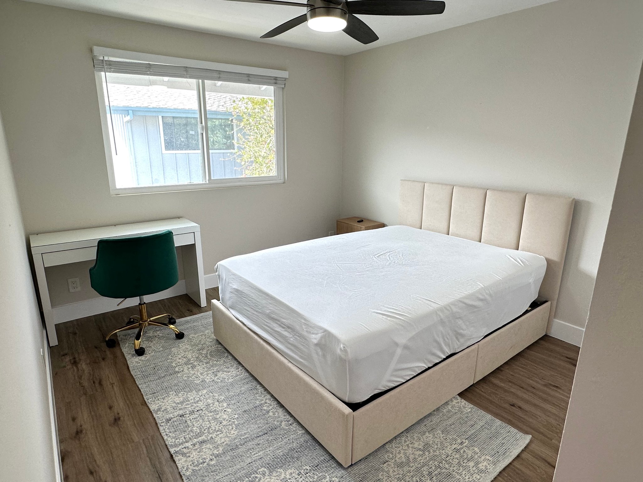 La Jolla Single Room: 3274 Caminito Ameca