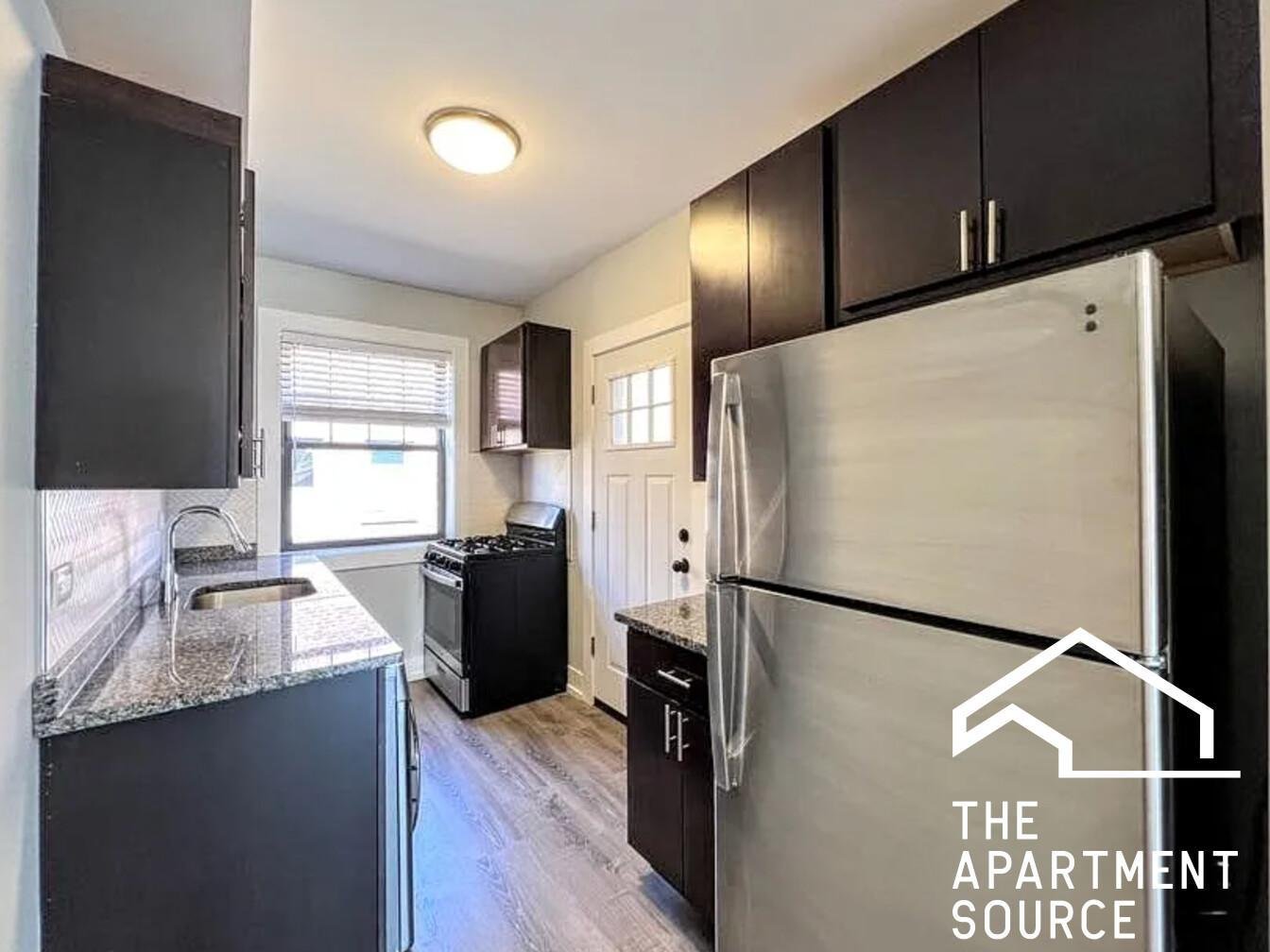 Chicago Apartment: 1128 Maple Avenue