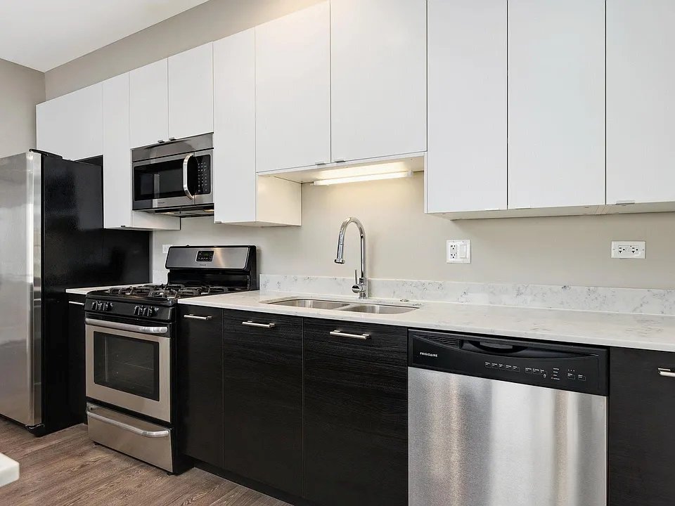 Chicago Condo: 3900 W. Cortland