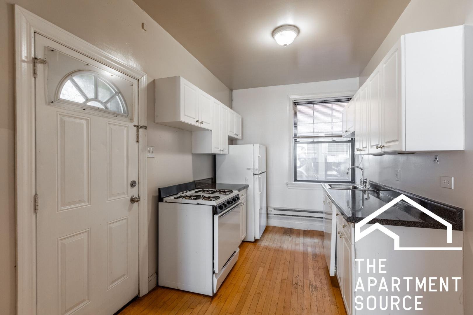 Evanston Apartment: 1315 Oak Avenue