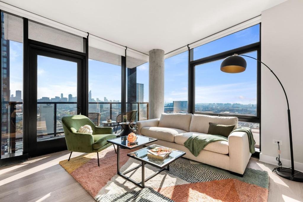 Chicago Condo: 1129 W Tilden St
