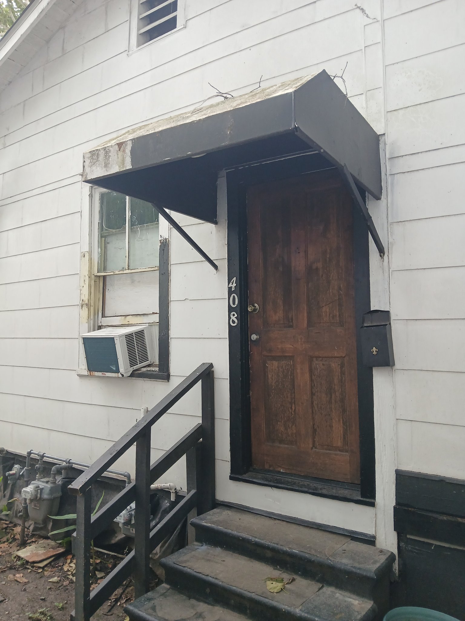 Lafayette House: 408 Voorhies