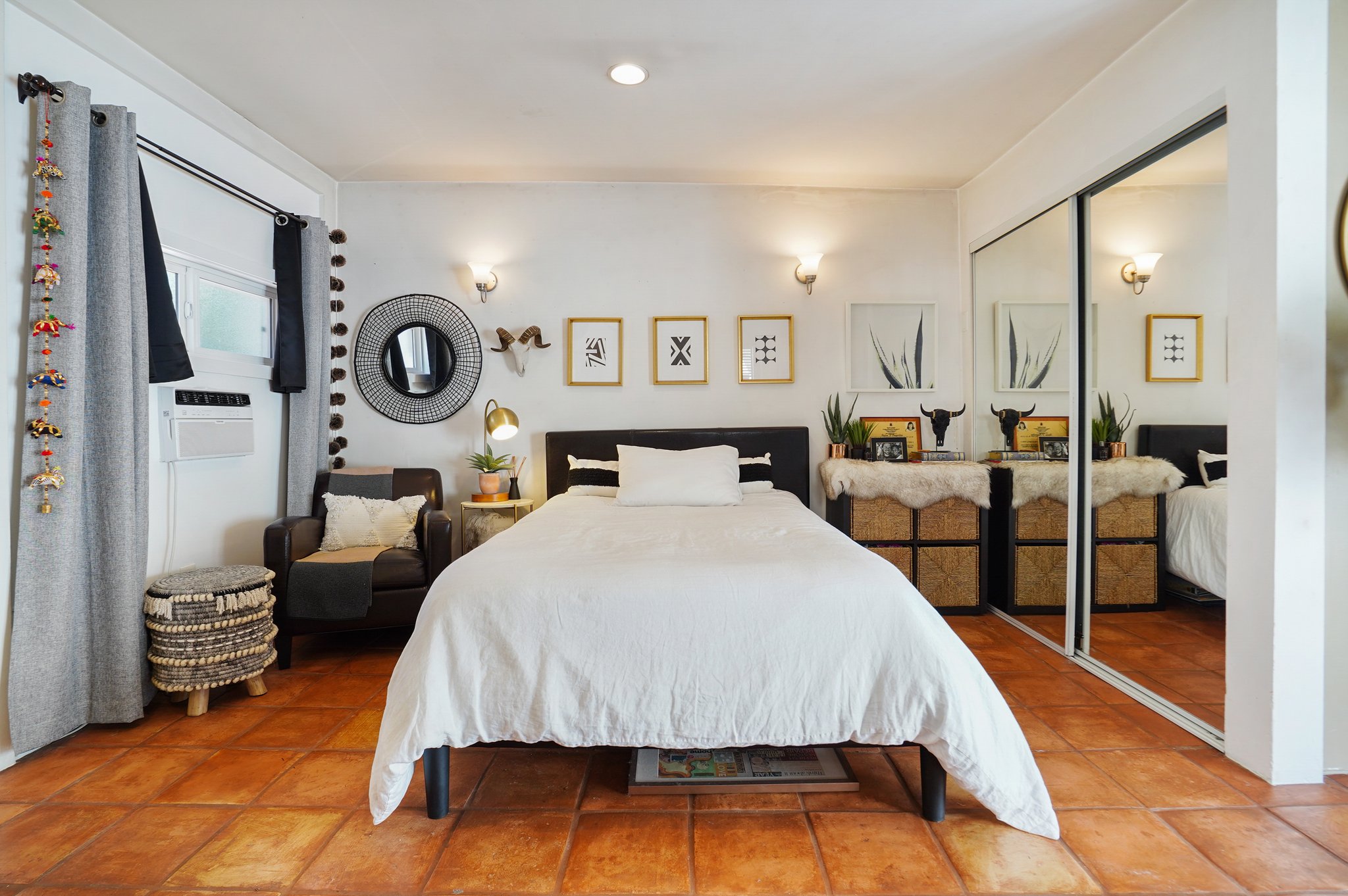 Sherman Oaks Apartment: 13249 Bloomfield Street