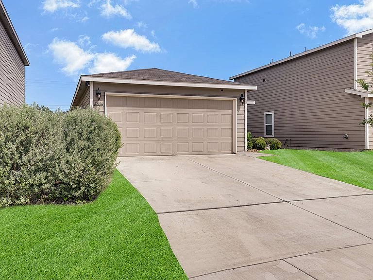 San Antonio House: 10226 Reyes Hts