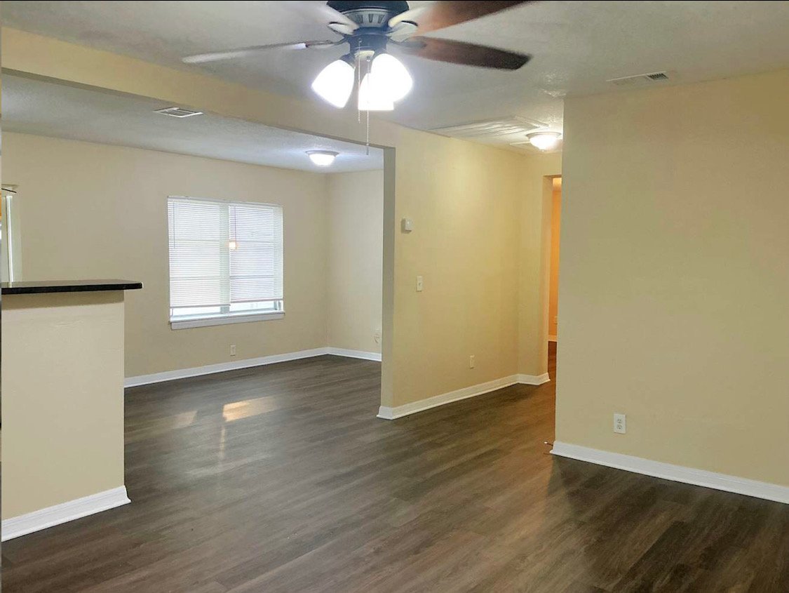 Chicago House: 6305 N Kildare Ave