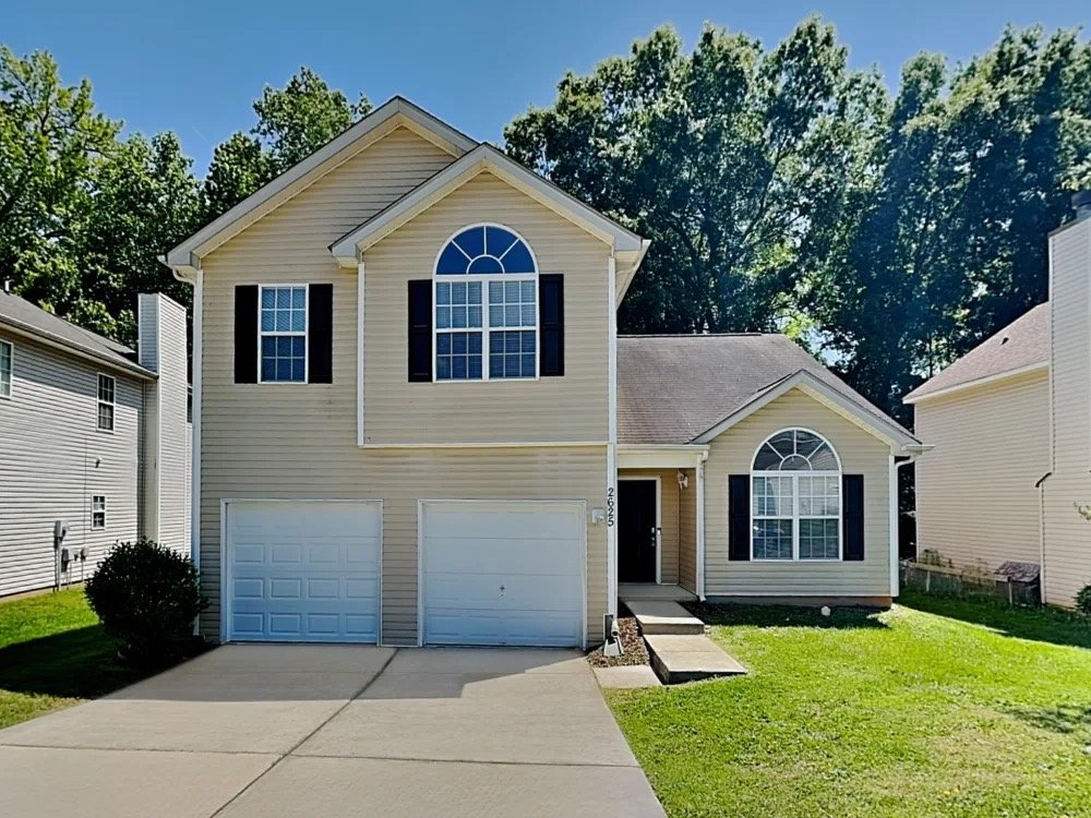 Charlotte House: 2625 Fairstone Ave