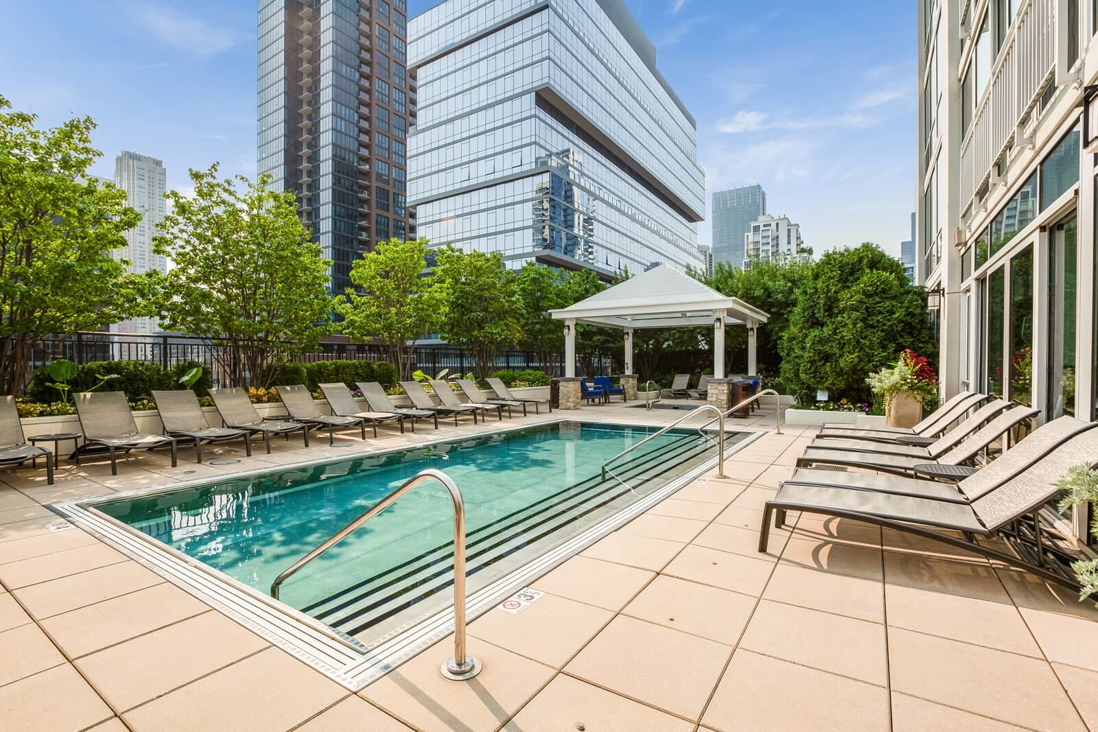 Chicago Condo: 259 W Erie St