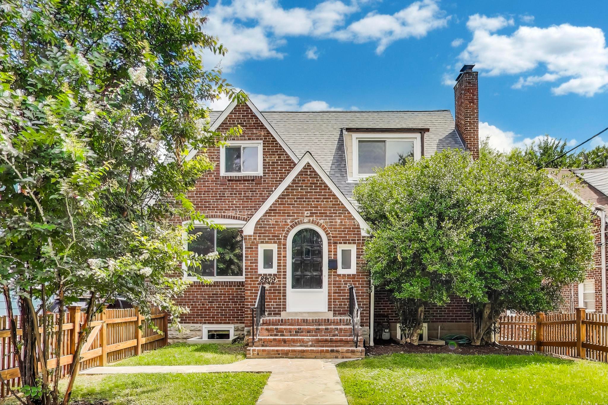 Takoma Park House: 8209 Flower Ave