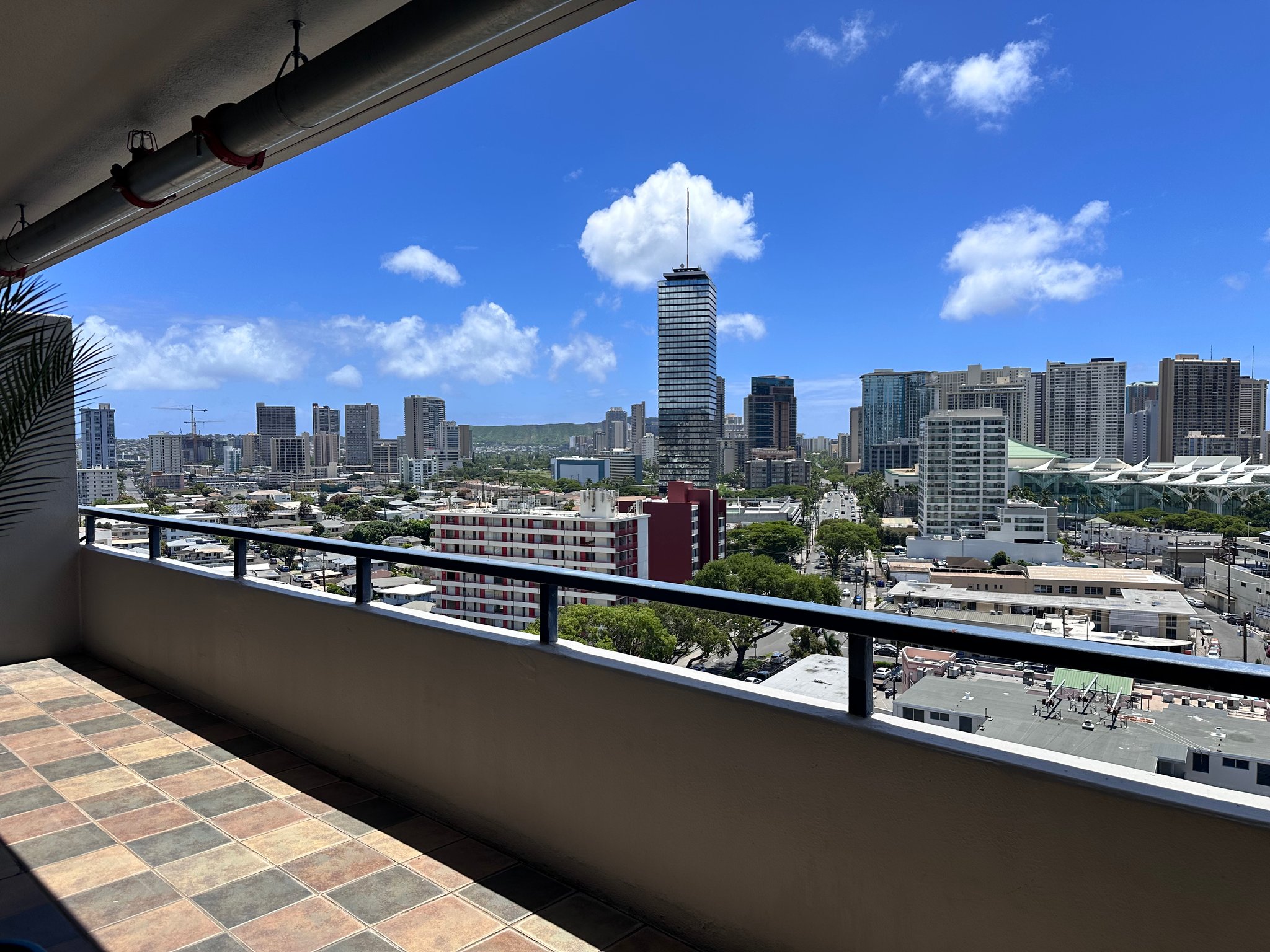 Honolulu Apartment: 1650 Kanunu St
