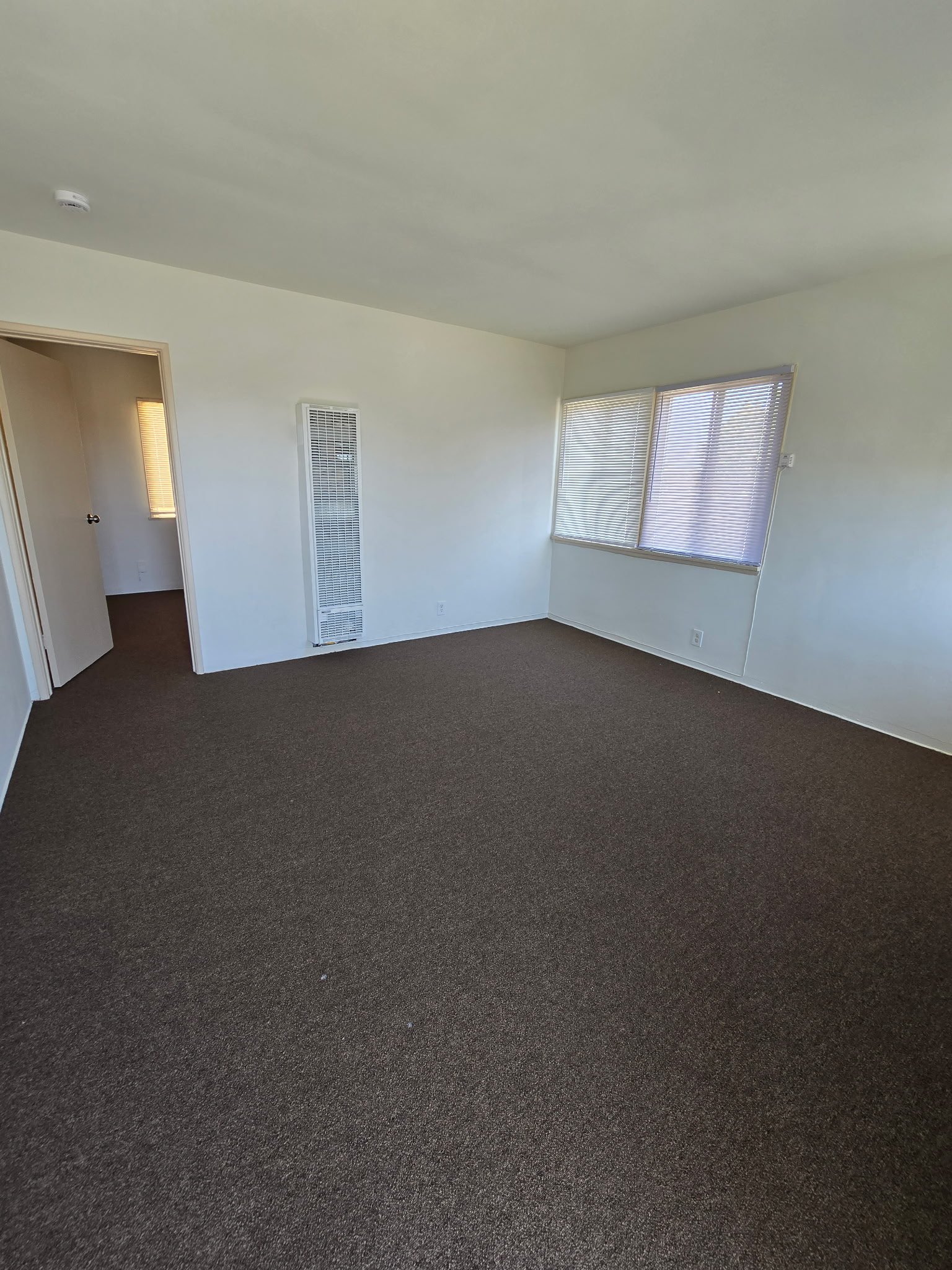 South Gate Apartment: 10105 Pinehurst Ave