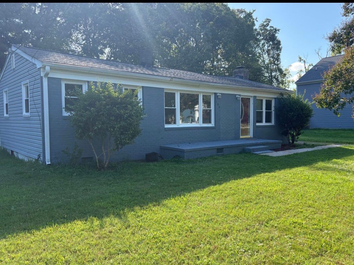 Yorktown House: 105 Second St