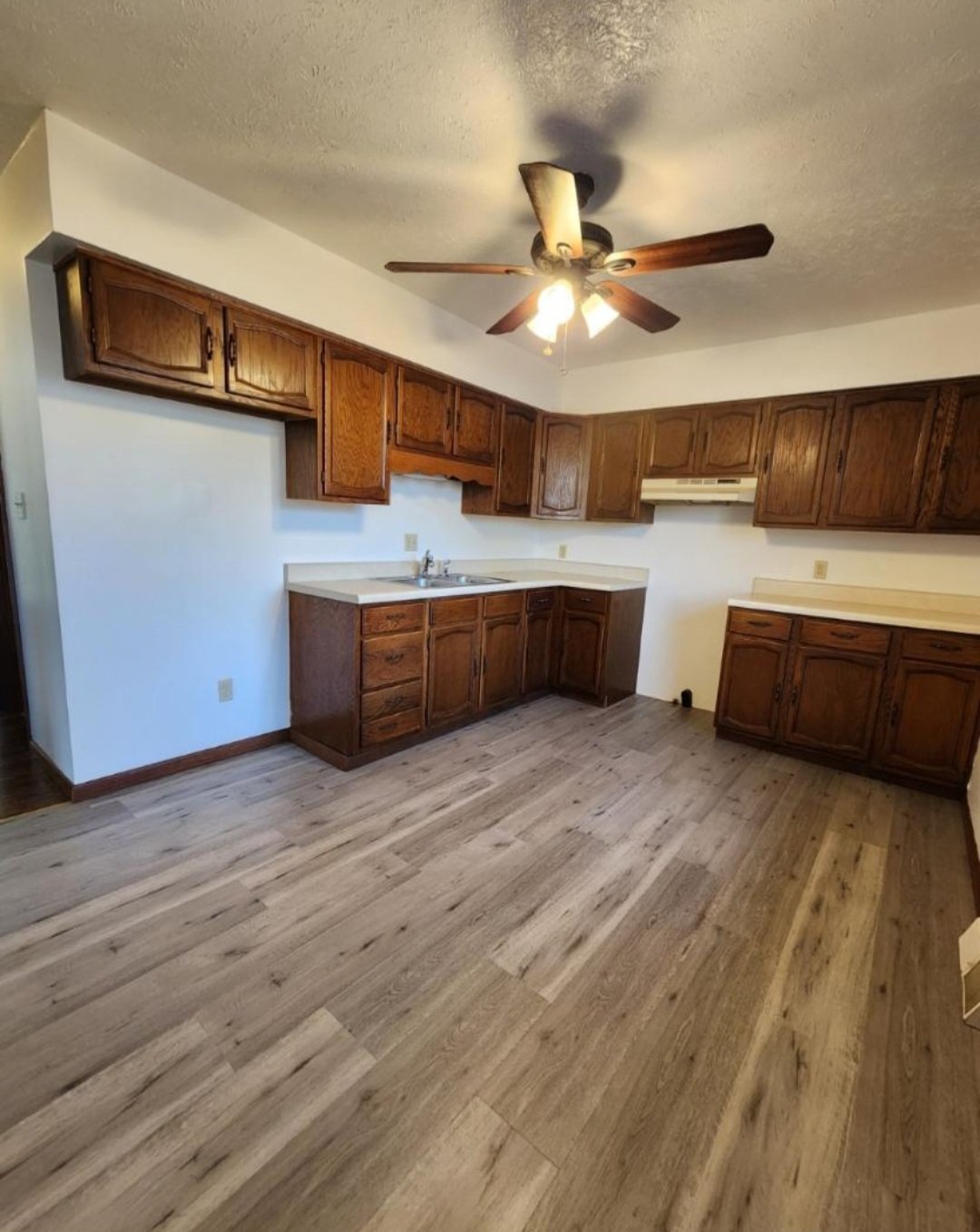 Ellwood City Apartment: 436 Chapel Dr
