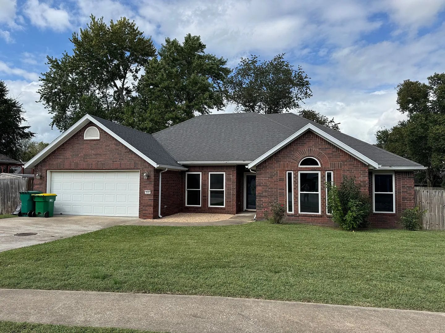 Farmington House: 312 Ridgedale Dr