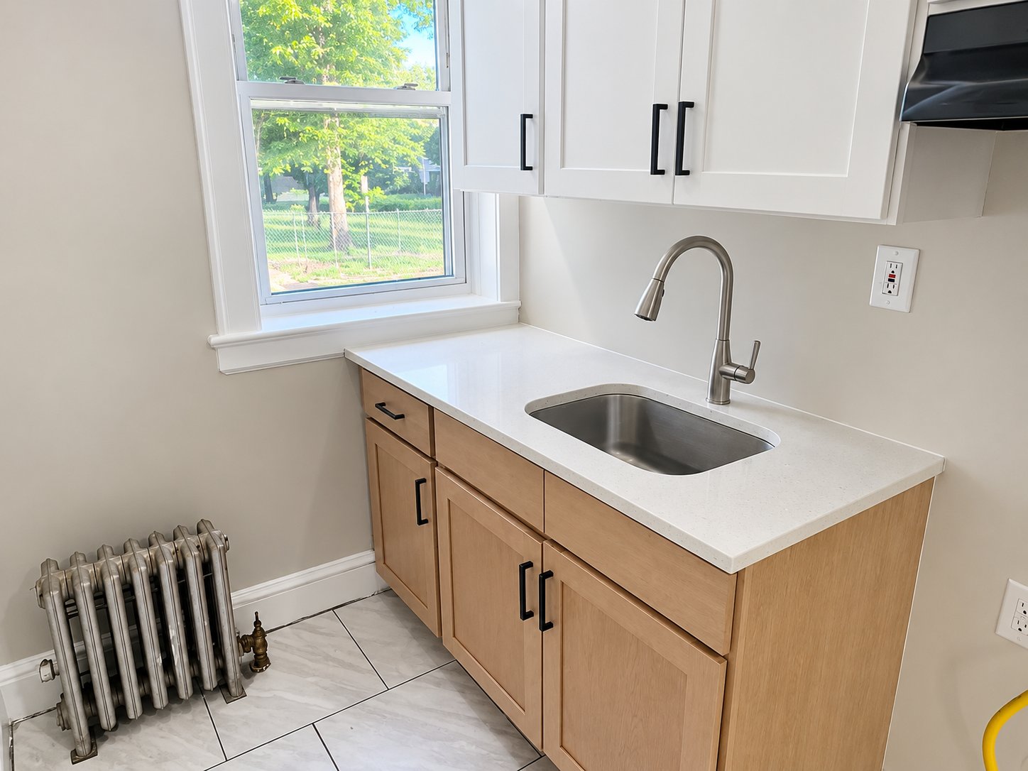 Newark Apartment: 32 Dayton St