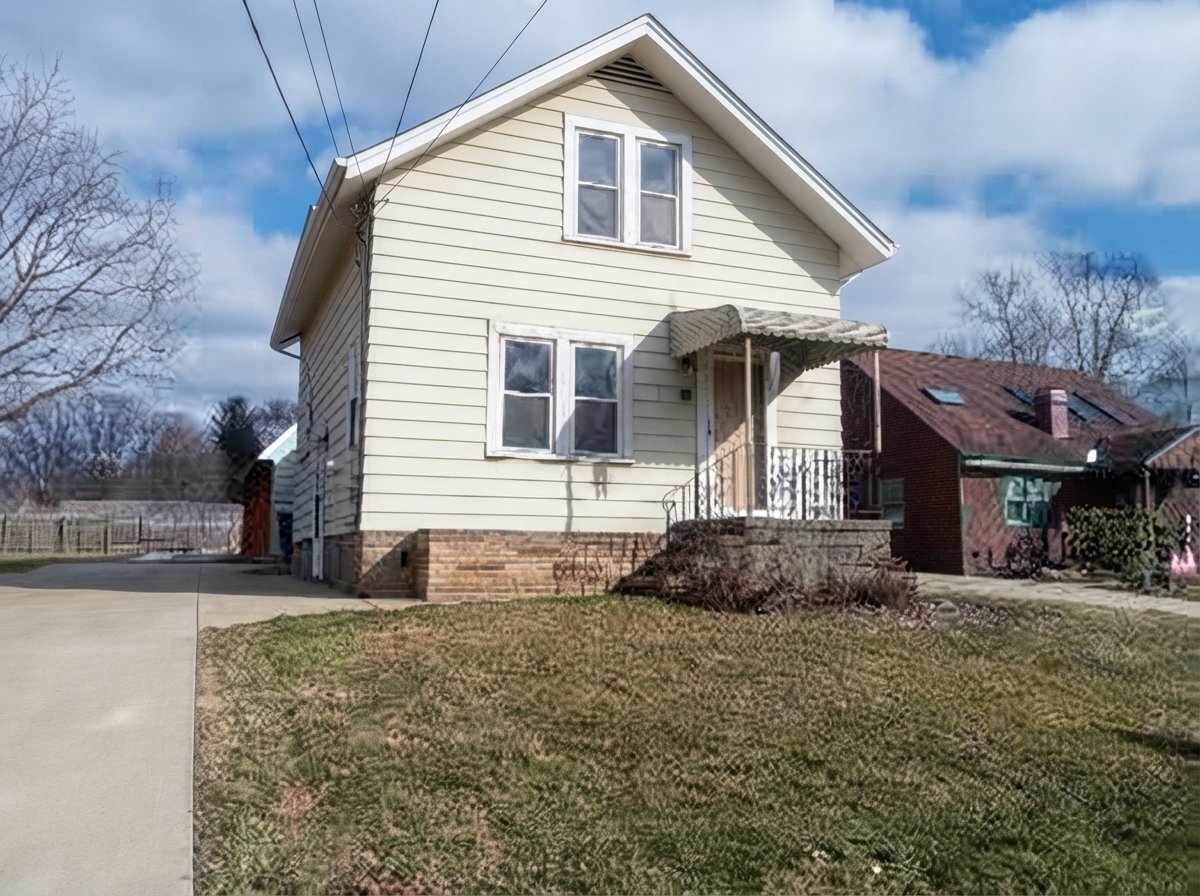 Wadsworth House: 247 Stratford Ave