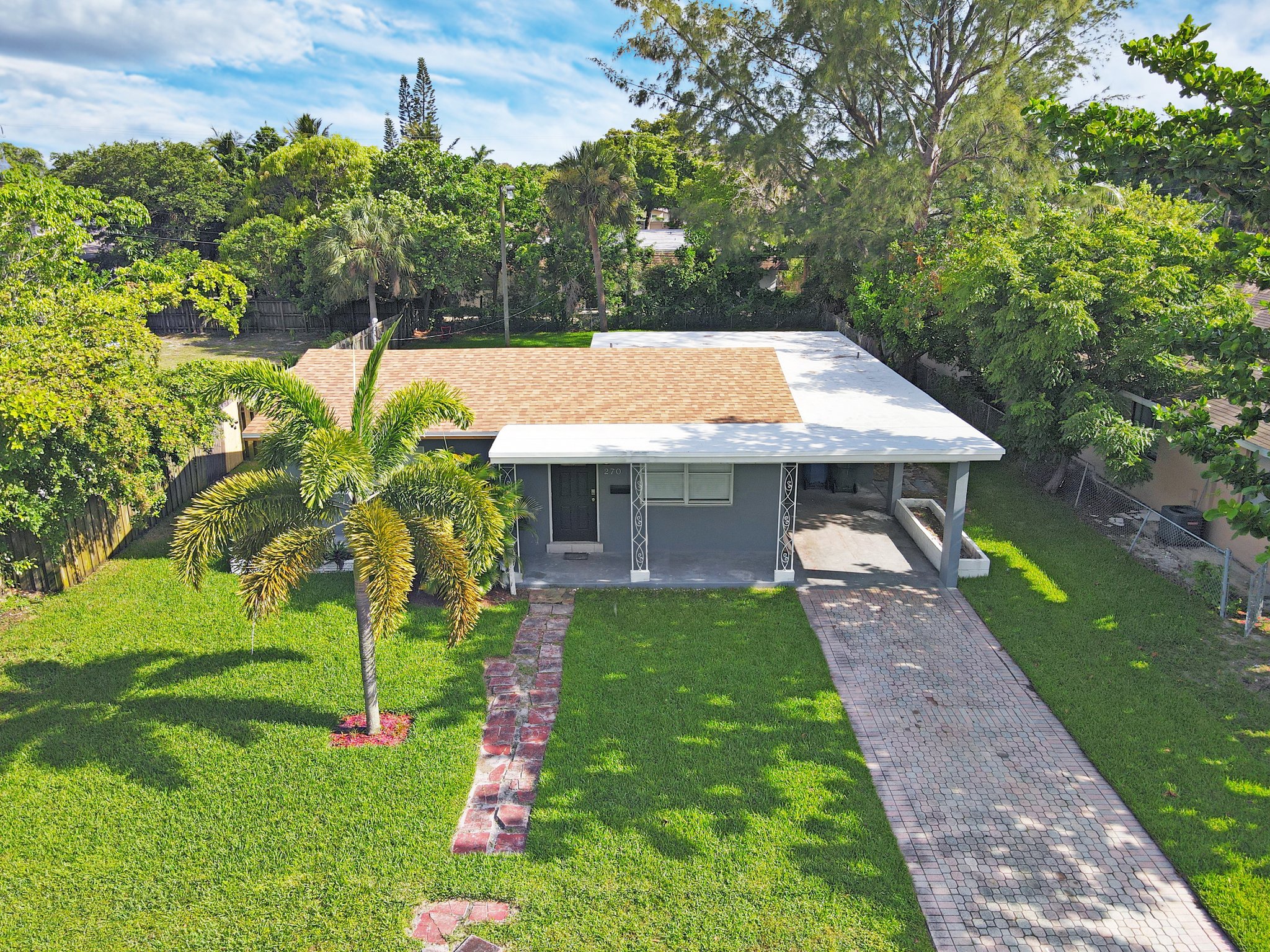 Oakland Park House: 270 Nw 43rd St.