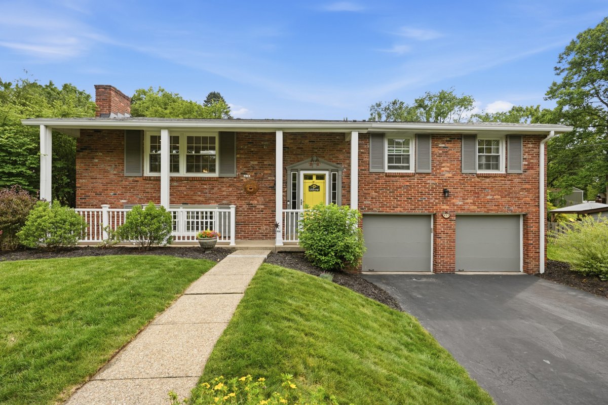 Wexford House: 113 Farmingdale Rd