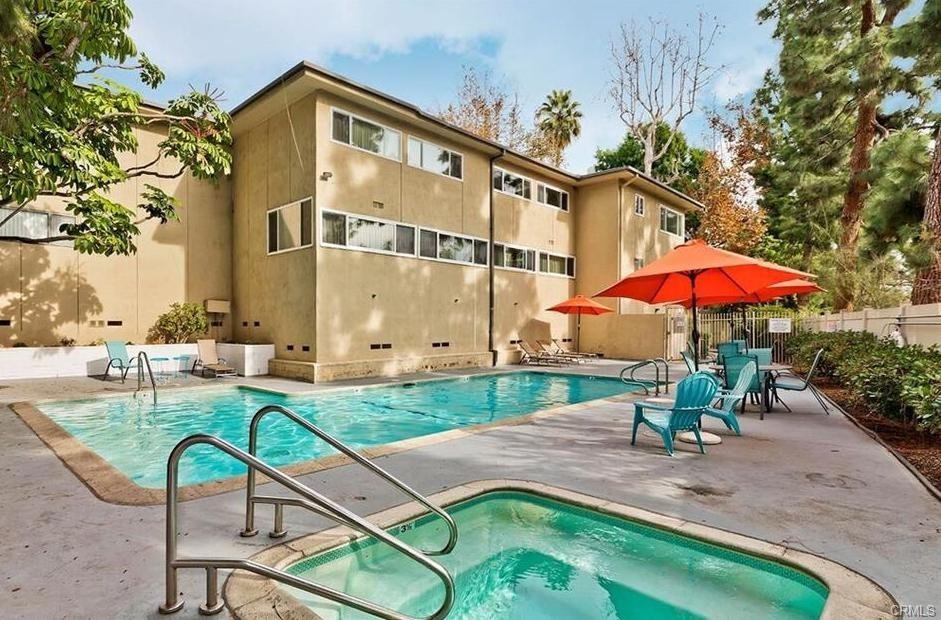 Studio City Condo: 11138 Aqua Vista Street