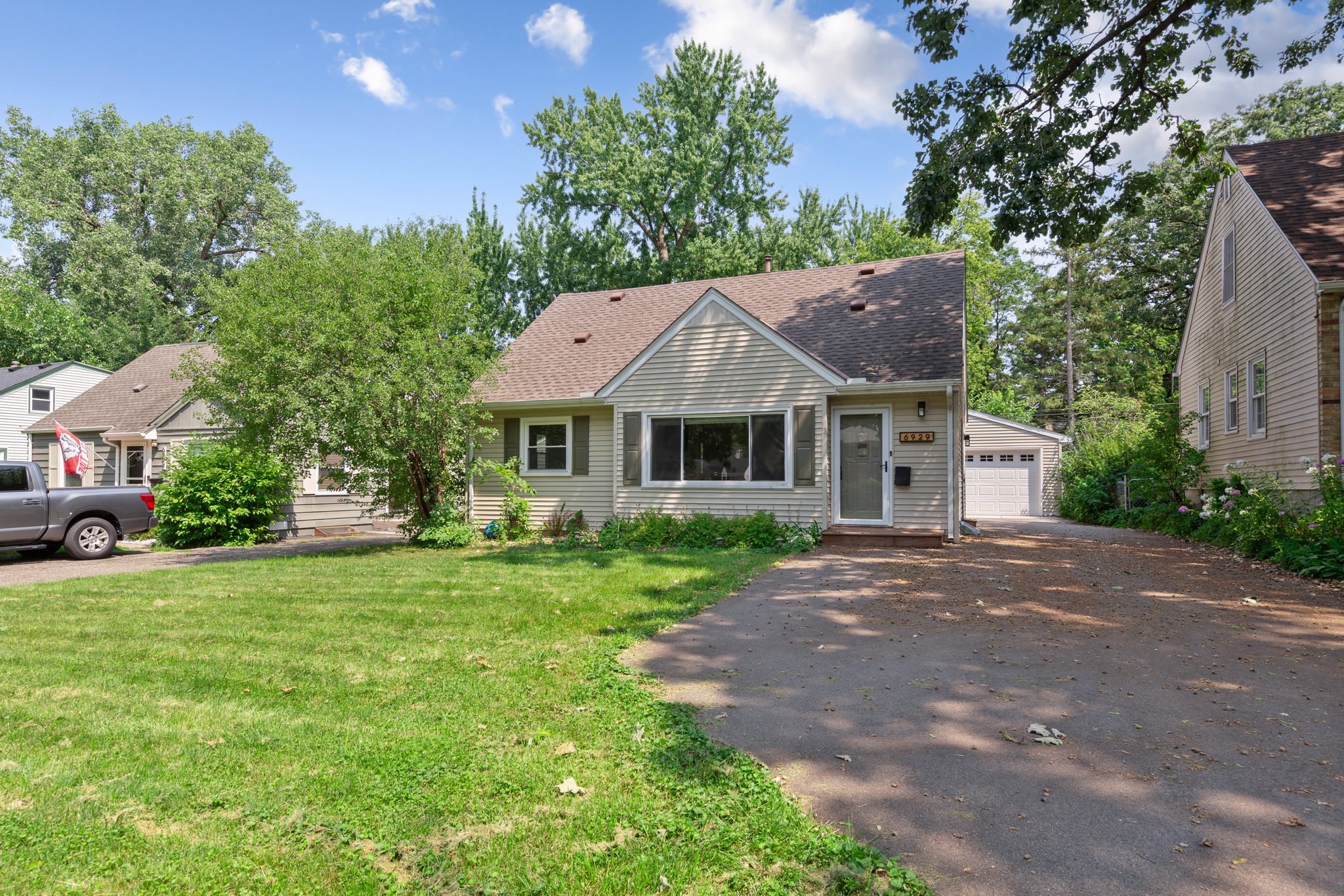 Minneapolis House: 6929 Newton Ave S