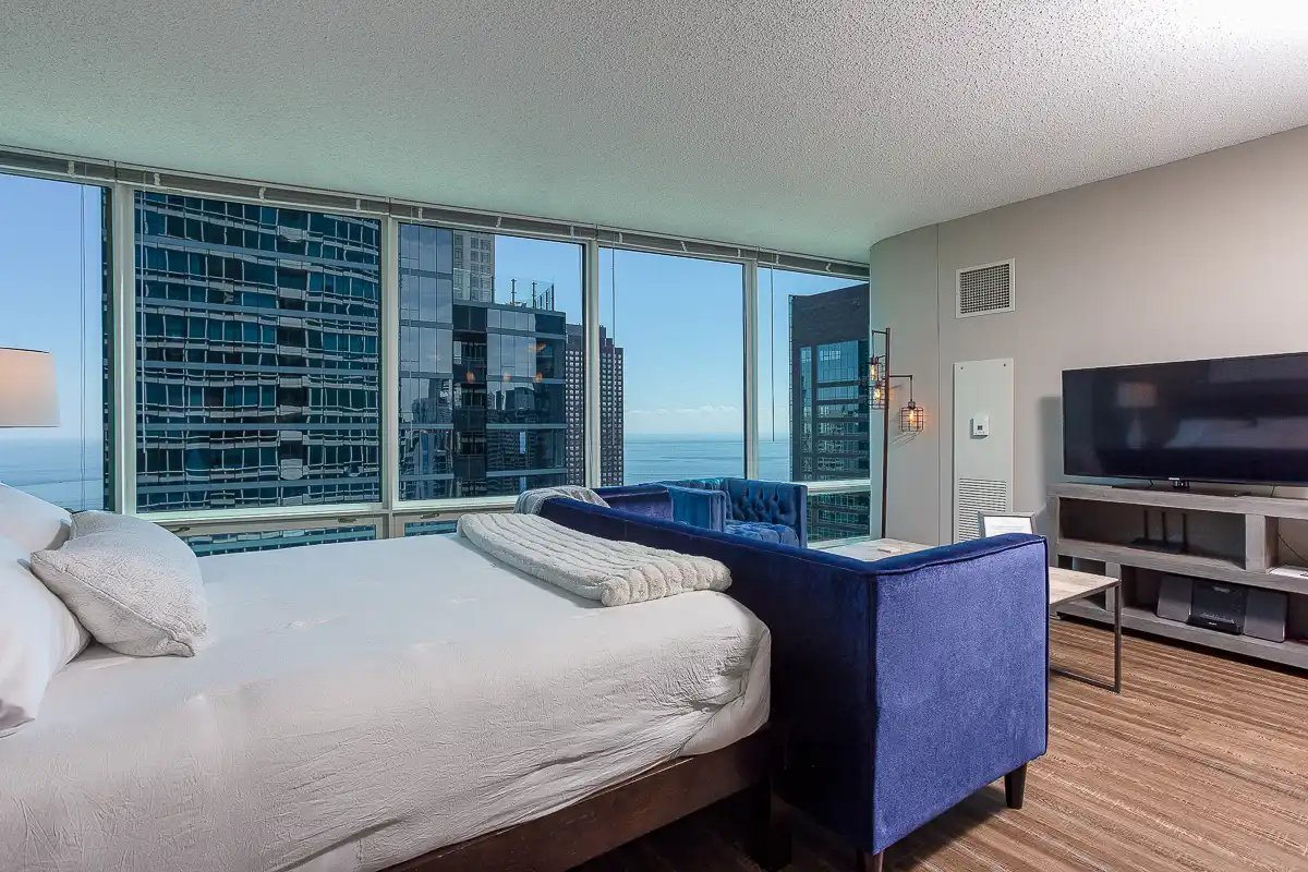 Chicago Condo: 344 E Grand Ave