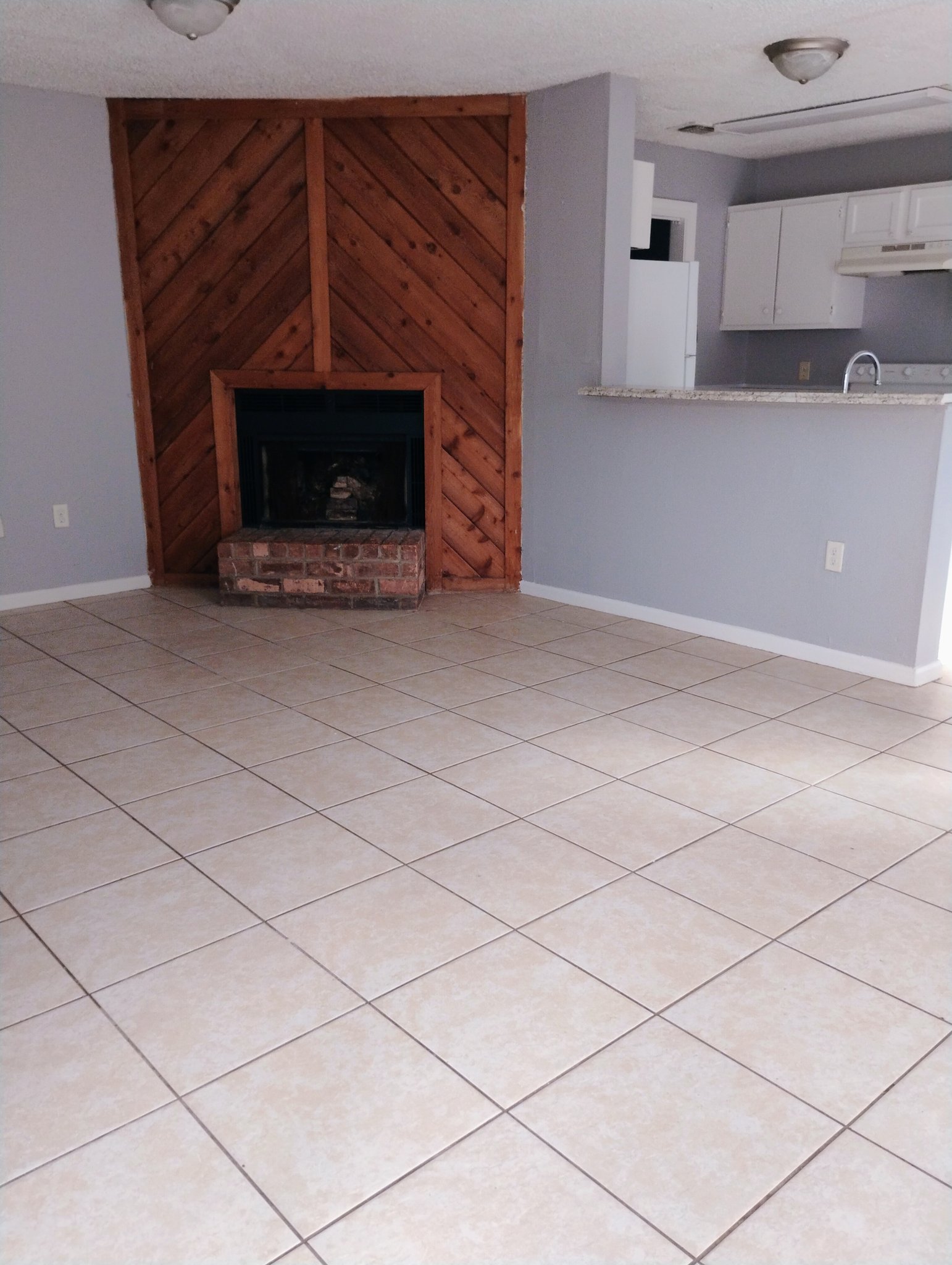 Baton Rouge Multiplex: 1652 Cedar Lake Dr. Apt