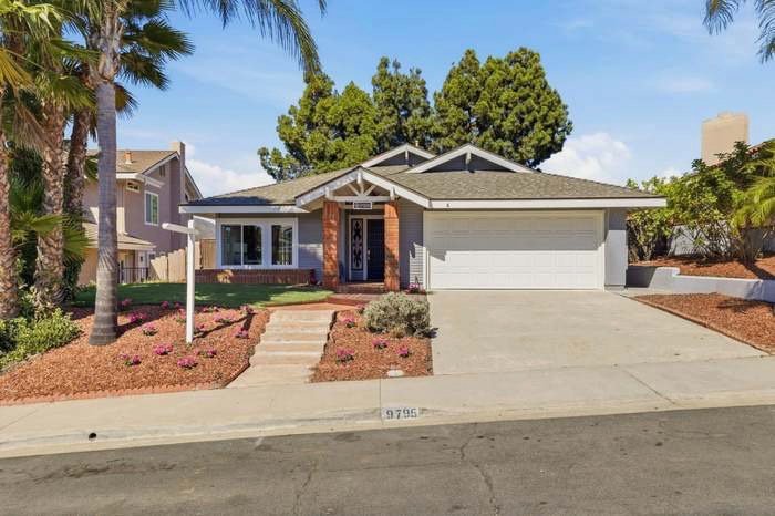 San Diego House: 9795 Saskatchewan Ave
