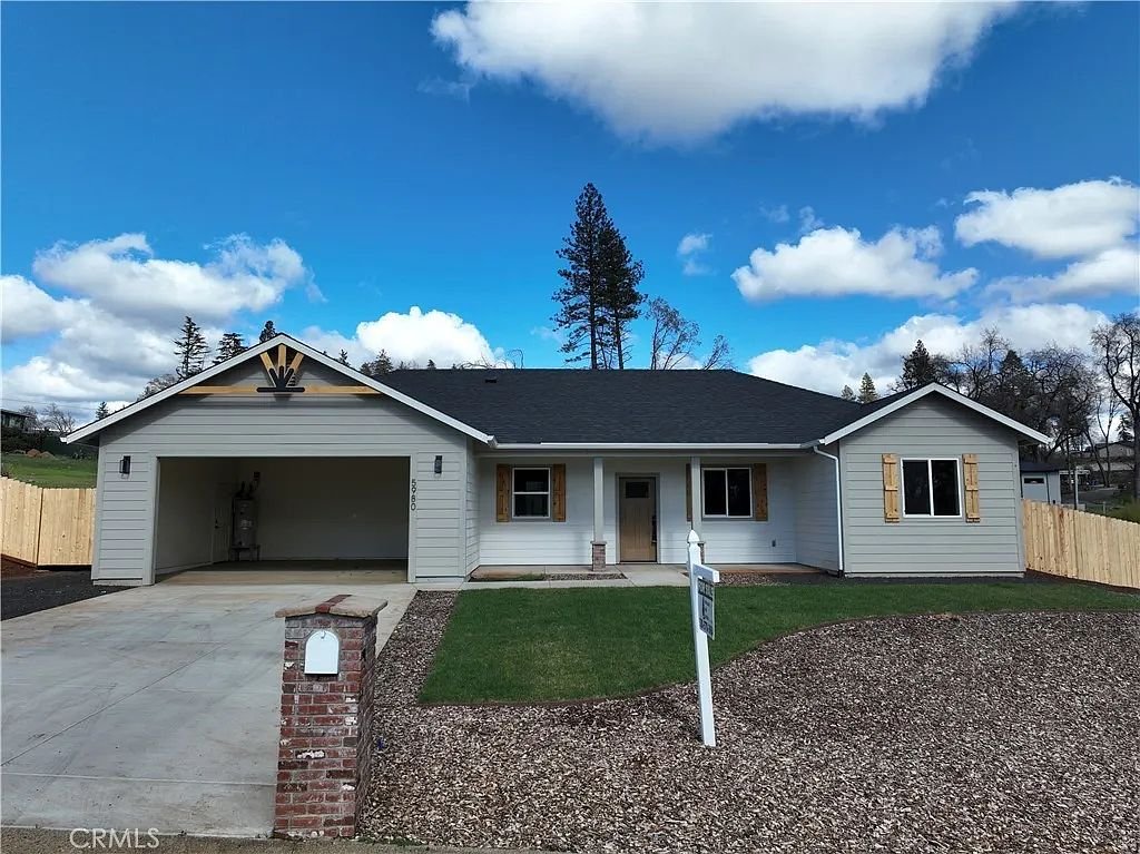 Paradise House: 5980 Crestmoor Dr