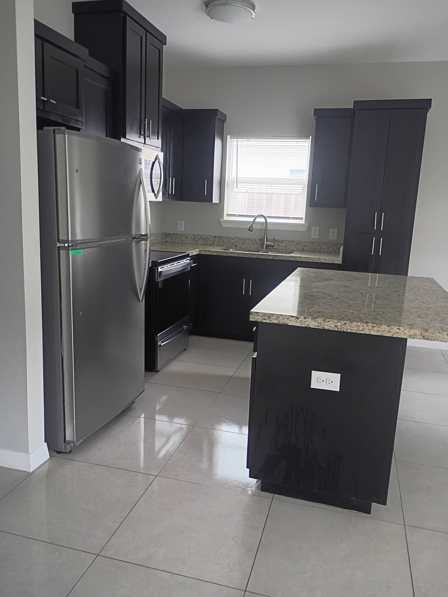 Mission Apartment: 6907 N 59th ln